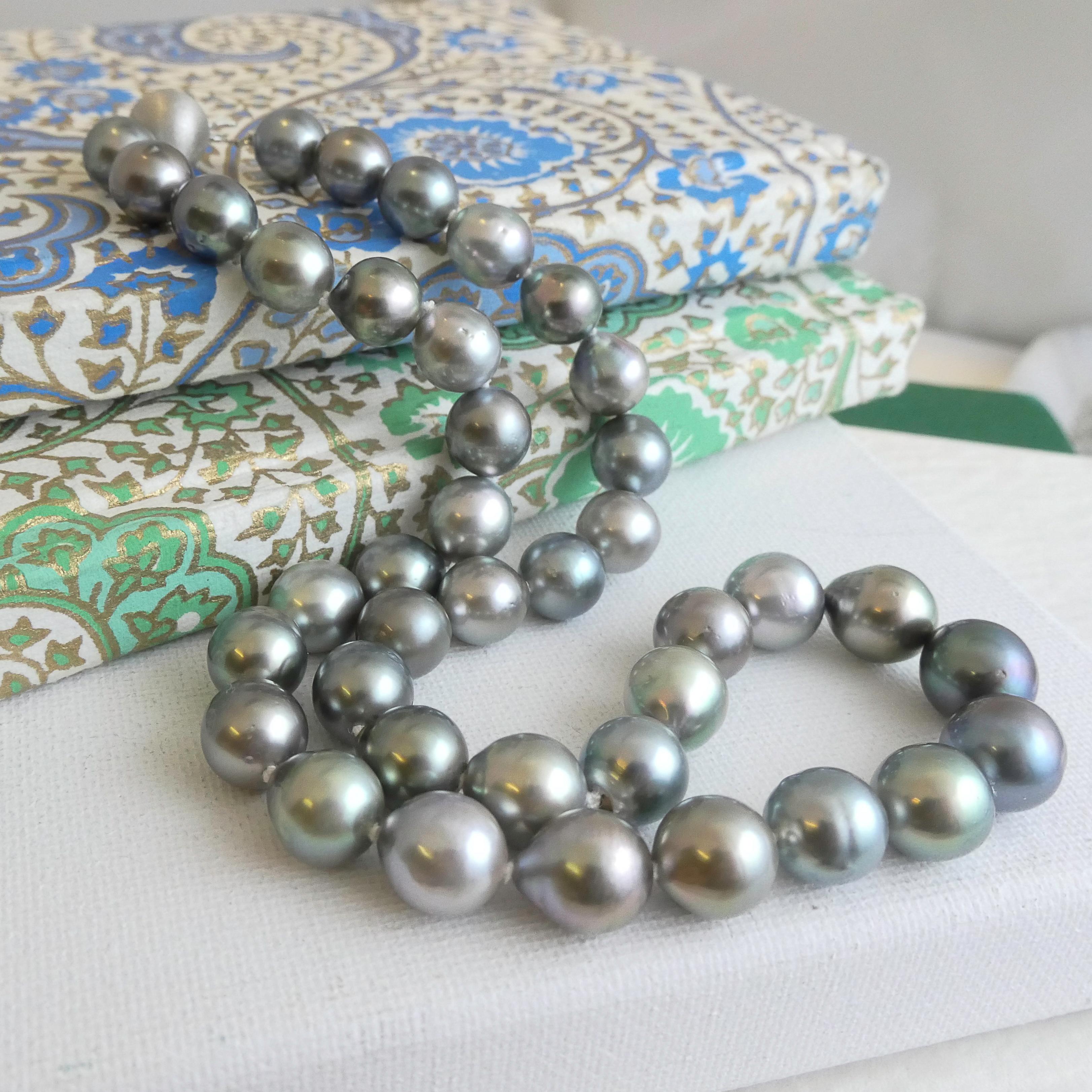 Collana di perle di Tahiti da 9-11 mm con chiusura in oro bianco 14kt - Lunghezza 18 pollici in vendita 4