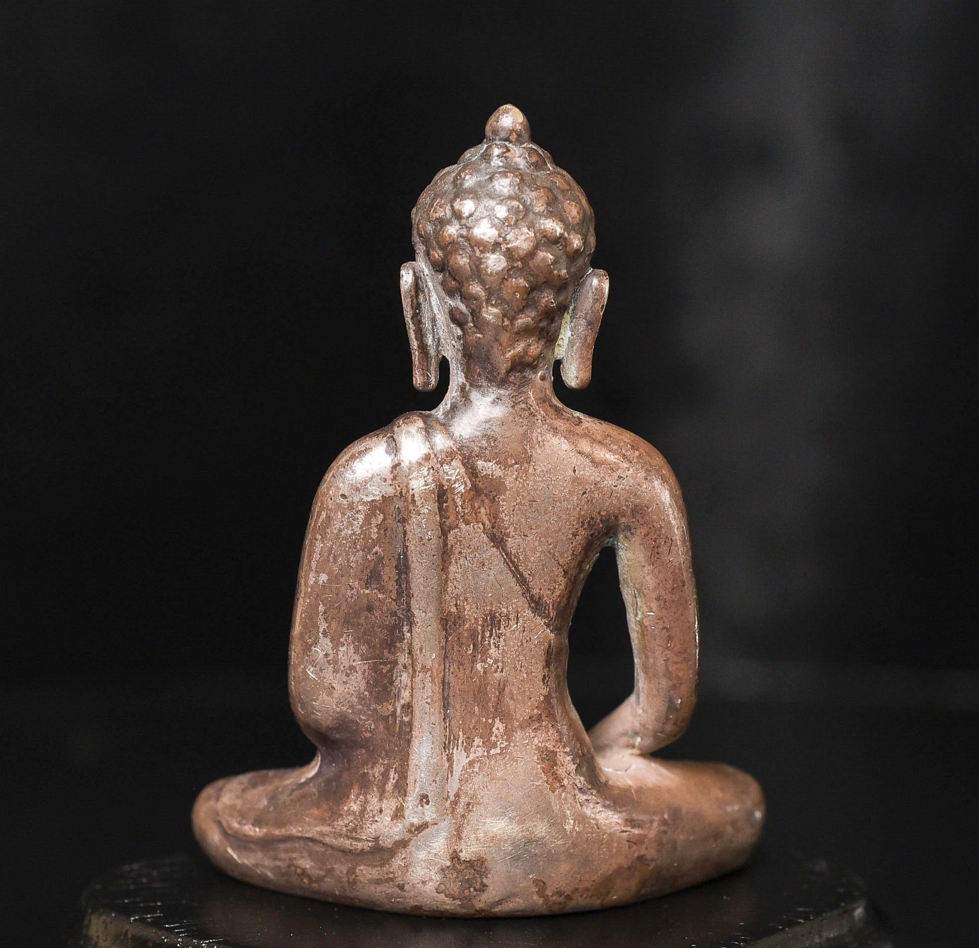 9-11thC .  (possibly solid) silver Dvarati Buddha, probably from Thailand In Excellent Condition For Sale In Ukiah, CA
