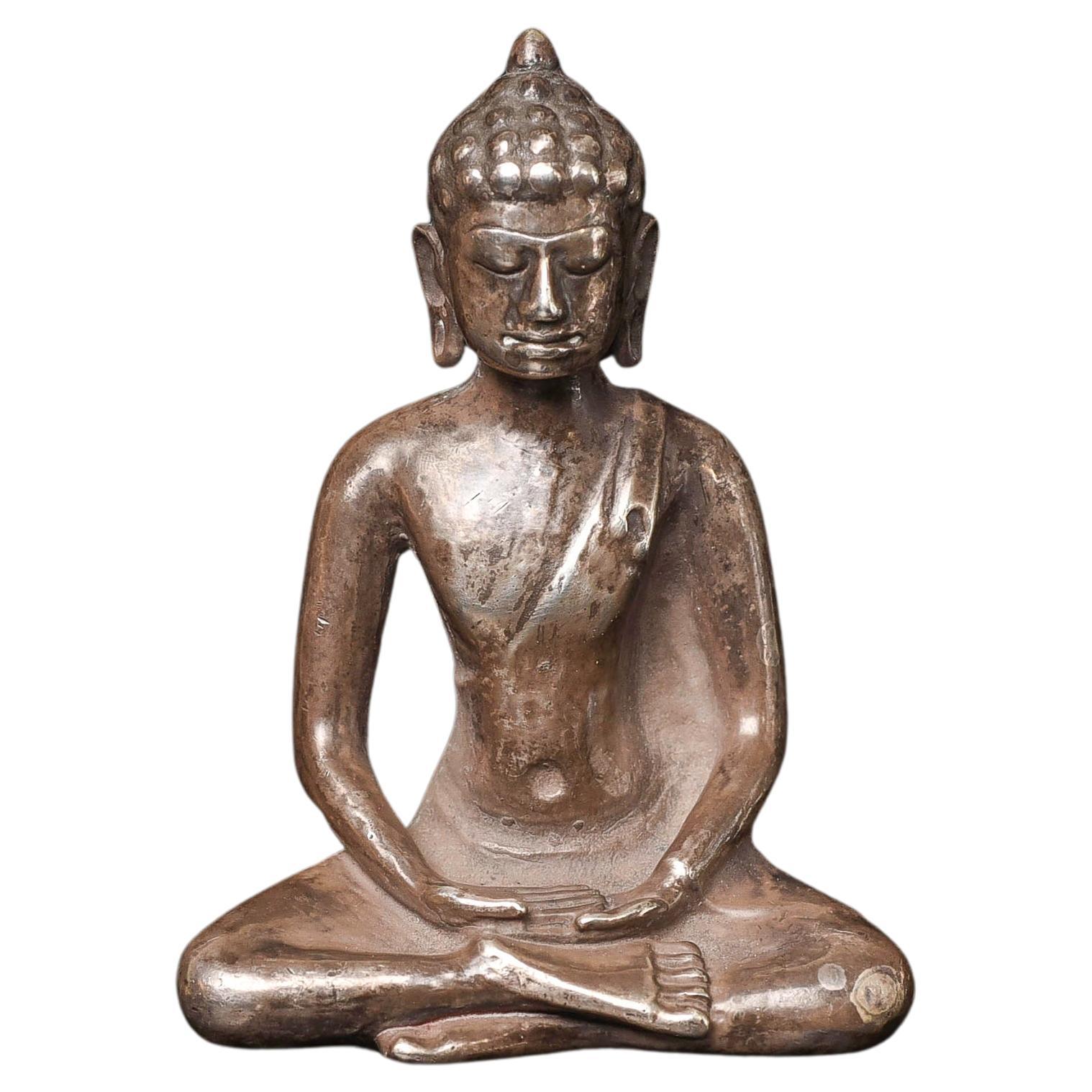 9-11thC .  (possibly solid) silver Dvarati Buddha, probably from Thailand For Sale