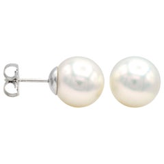 Clous d'oreilles en perles d'eau douce avec tige et dos en or blanc 14 carats