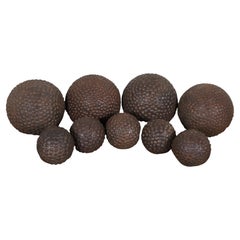 9 antike französische Boule Lyonnaise-Couutees mit Nieten und geflochtenen Petanque-Kugeln, 3" & 4,5