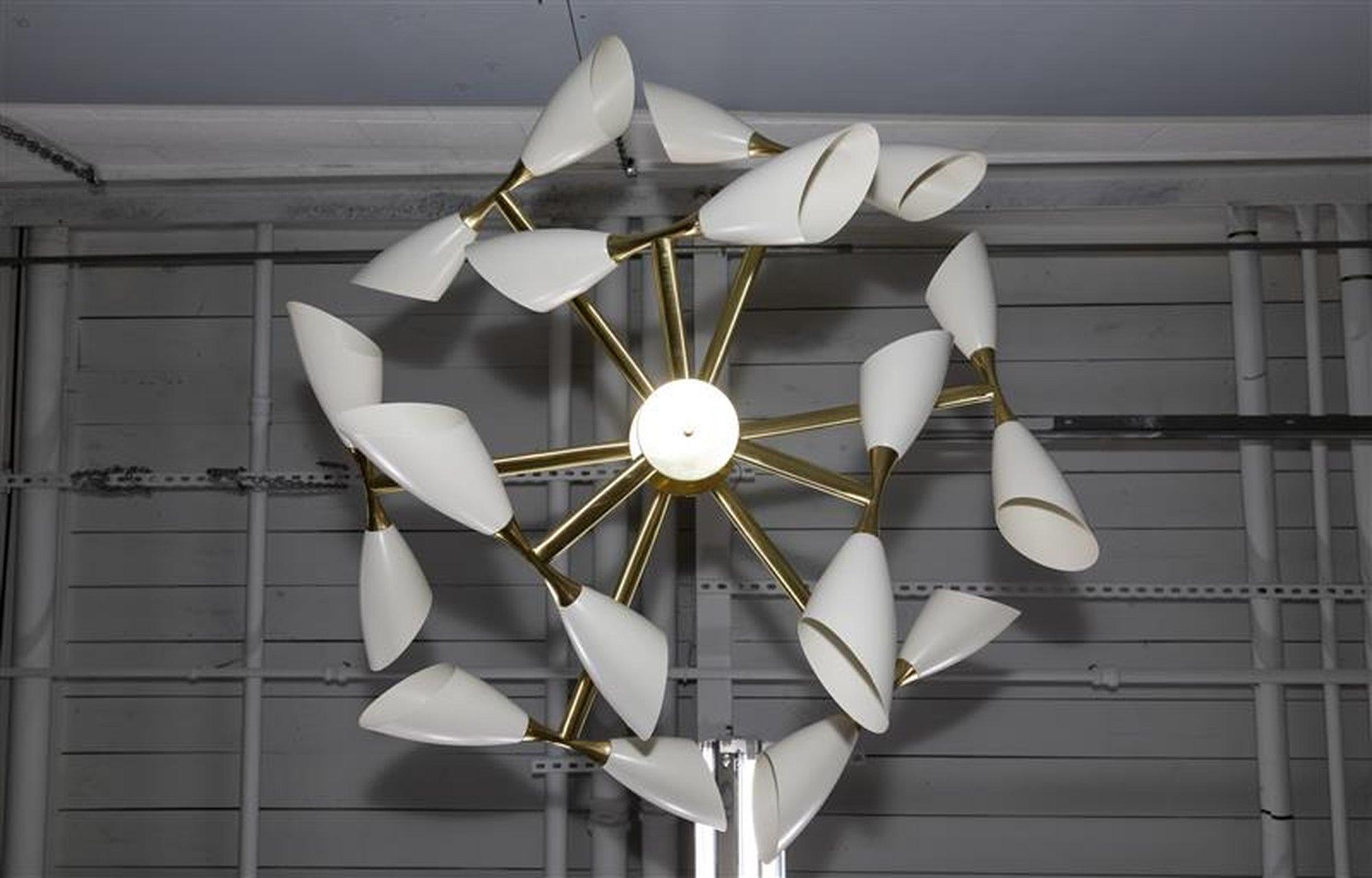 Fine XX secolo Lampadario a 9 bracci a cono avorio in vendita