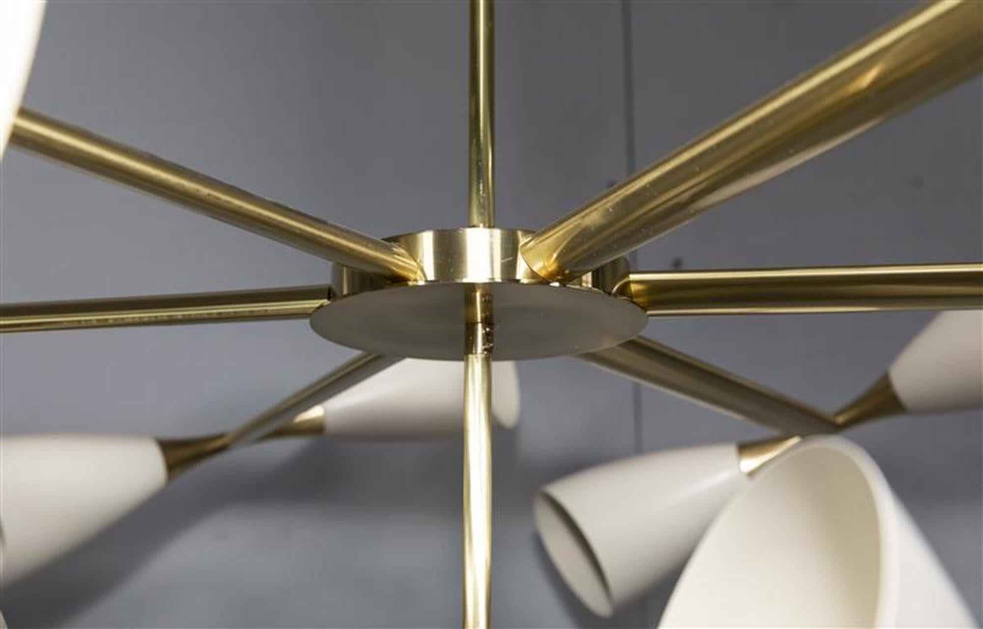Ottone Lampadario a 9 bracci a cono avorio in vendita