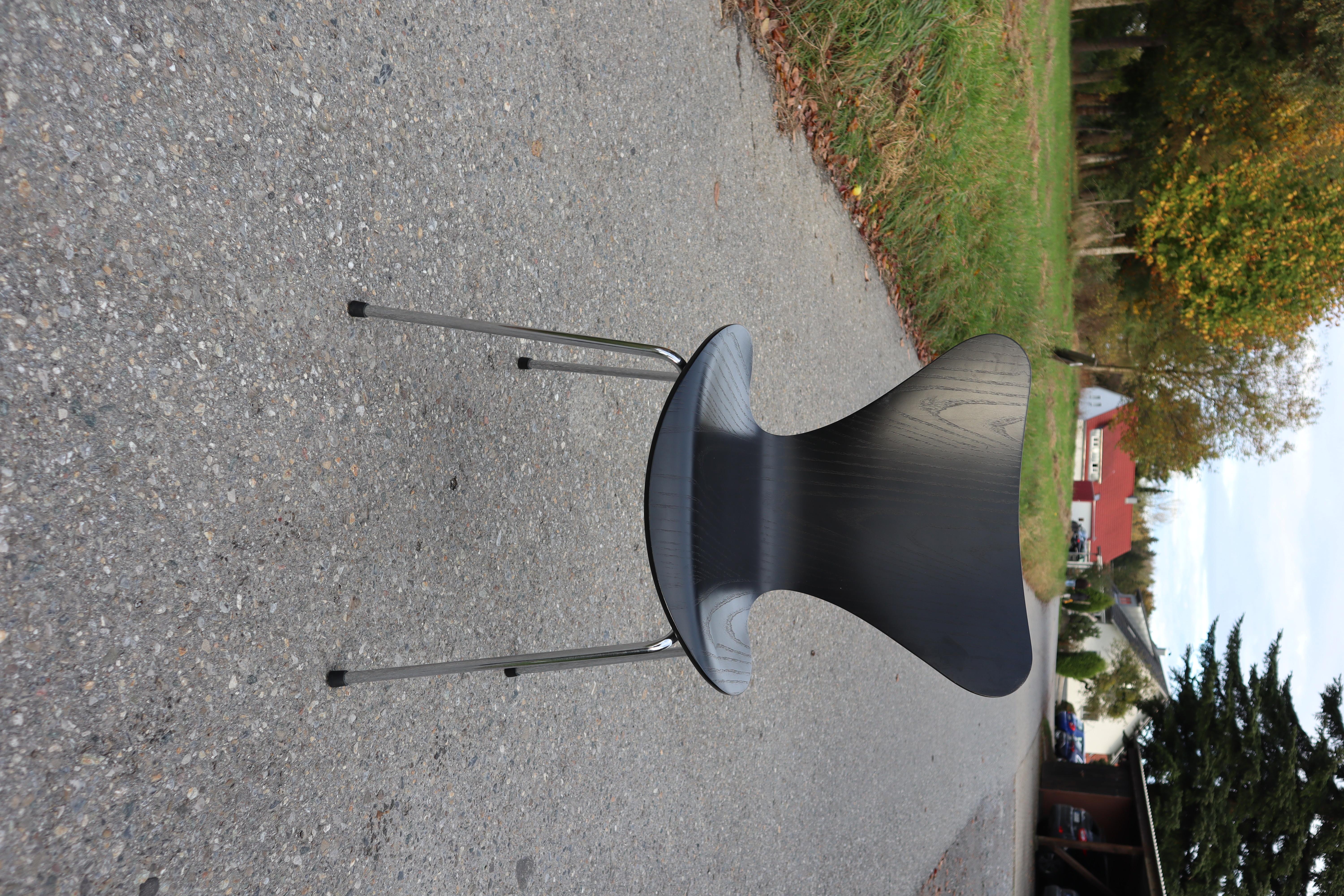 9 Arne Jacobsen Series 7 Chair for Fritz Hansen in Ebonized Ash 3