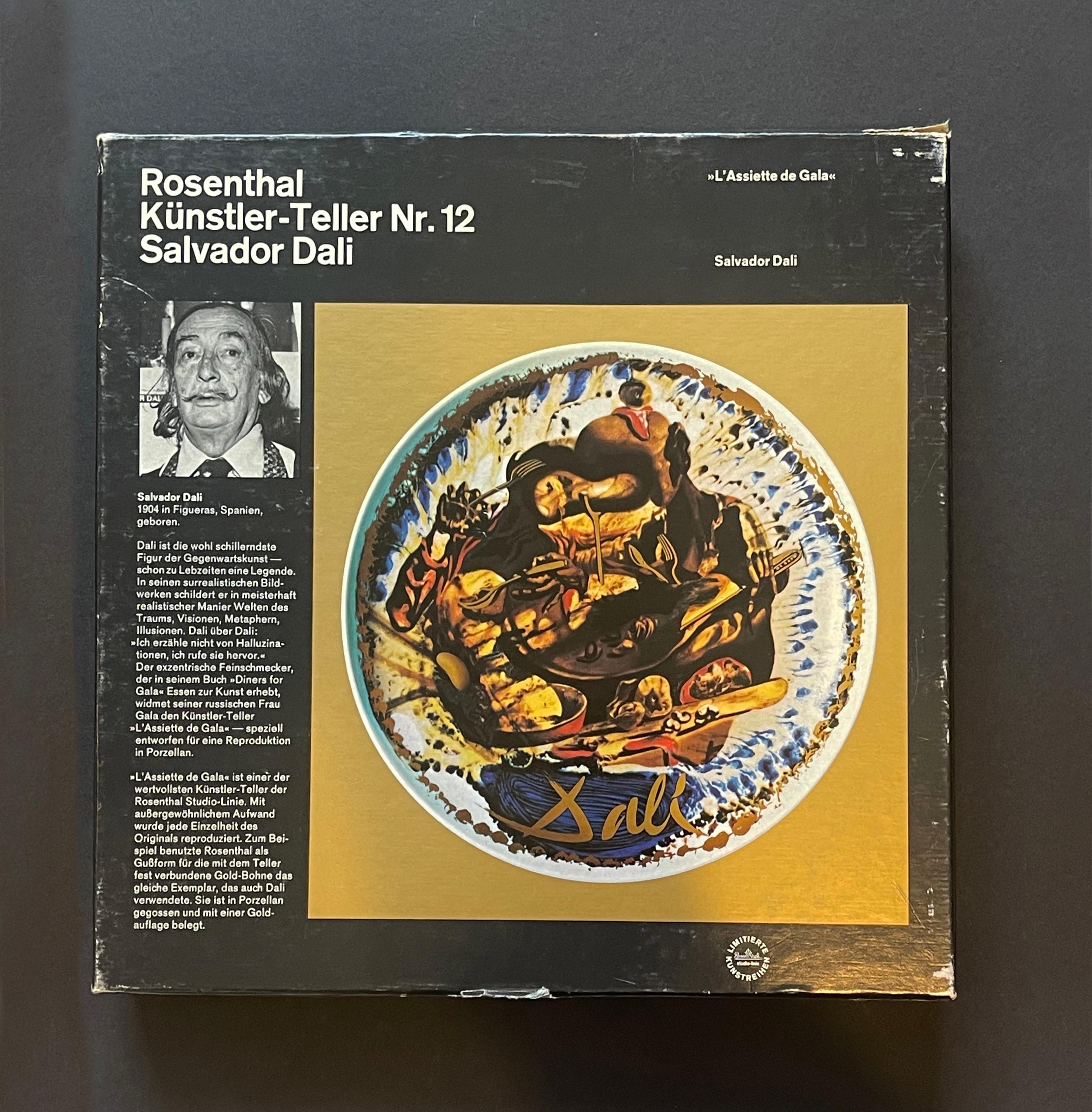 Extraordinary collection of 9 Artists-Plates by Rosenthal, Germany.
Ranging from 1971 to the mid 1980s, this series from their artists ''Studio-Line'' features designs from artist ranging from painters to musicians.
Each year, one wall plate was