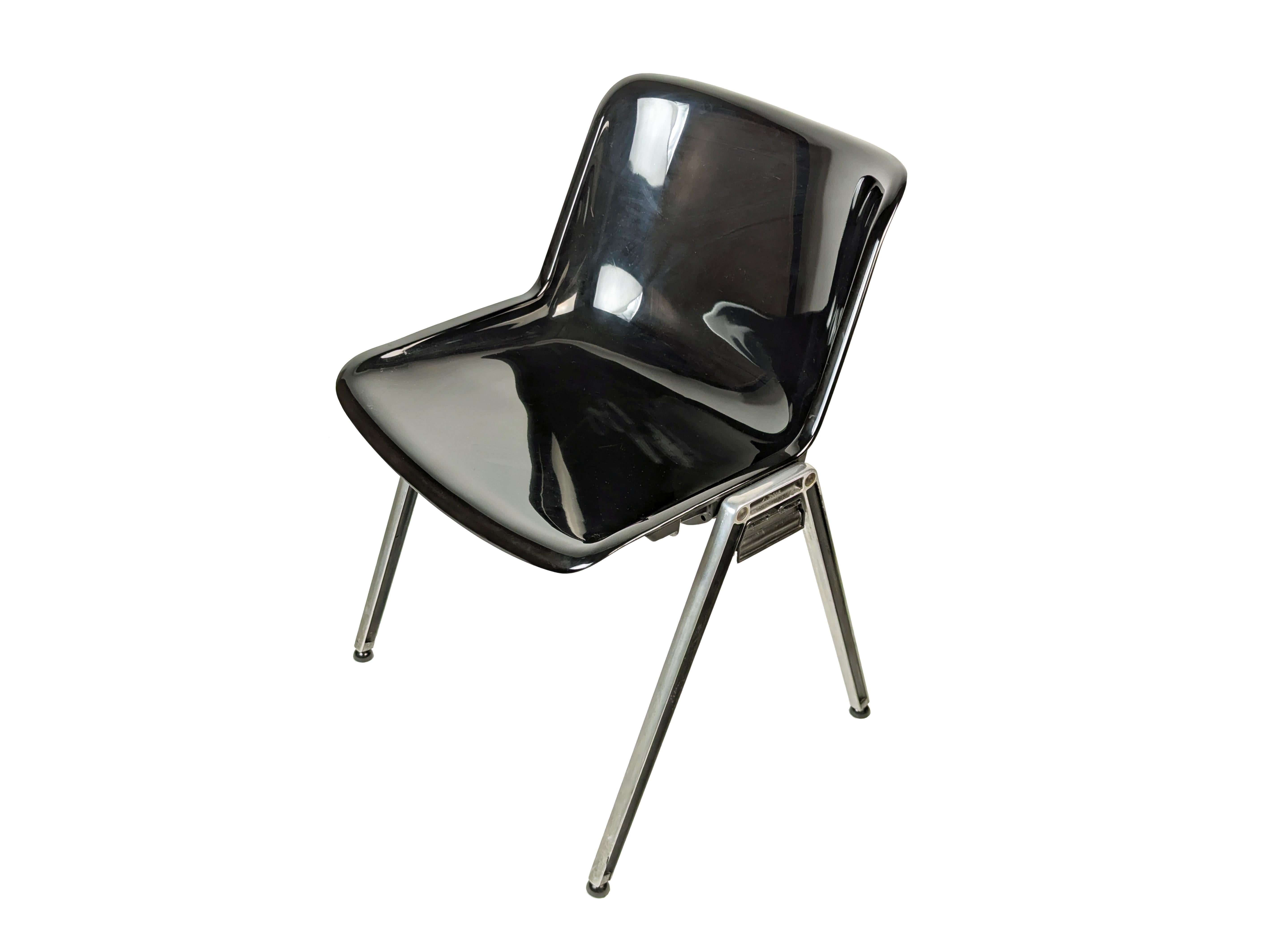 Cast 9 Black plastic & Aluminum 1970s MODUS stackable chairs by Borsani for Tecno For Sale