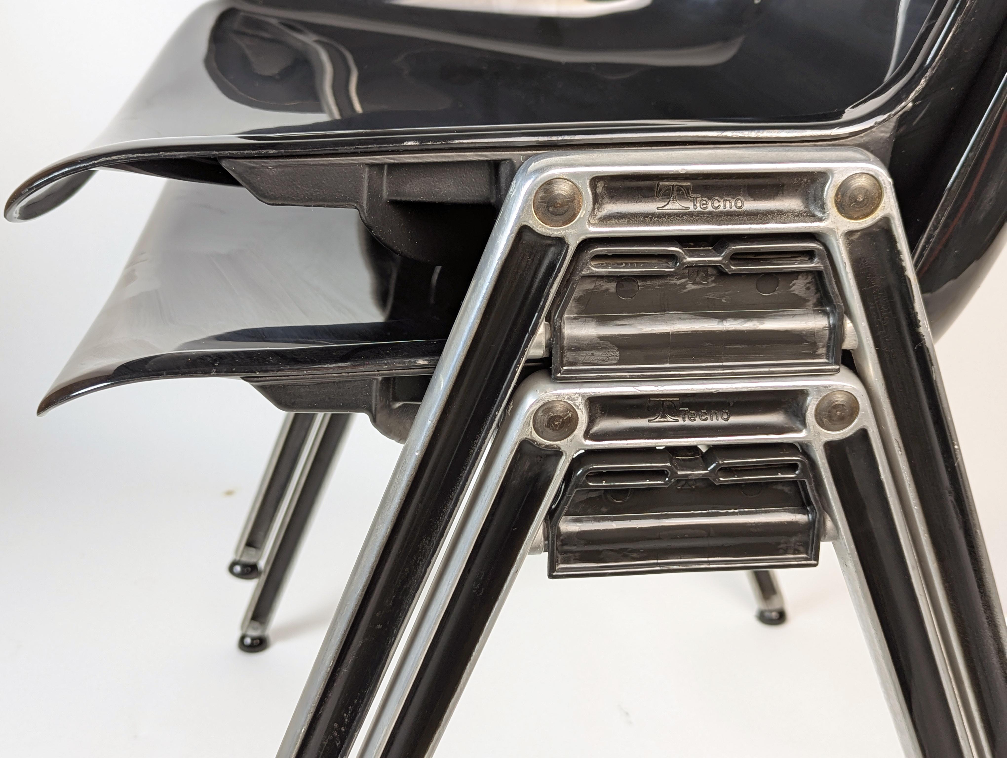 Late 20th Century 9 Black plastic & Aluminum 1970s MODUS stackable chairs by Borsani for Tecno For Sale