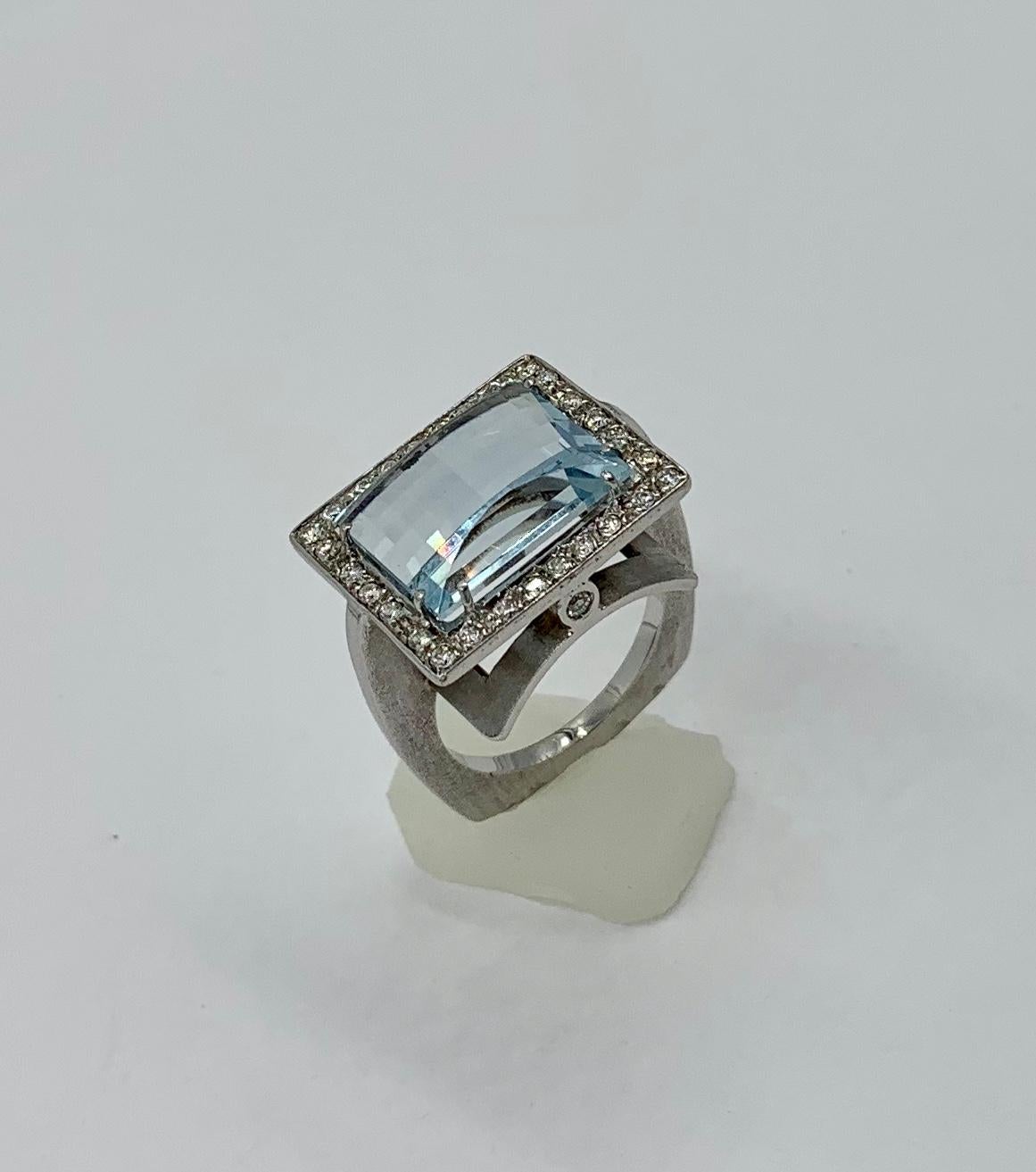 9 Carat Aquamarine 30 Diamond Ring 18 Karat Gold Fancy Beveled Checkerboard Cut For Sale 8
