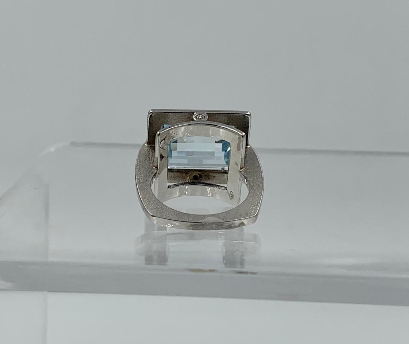 9 Carat Aquamarine 30 Diamond Ring 18 Karat Gold Fancy Beveled Checkerboard Cut For Sale 9