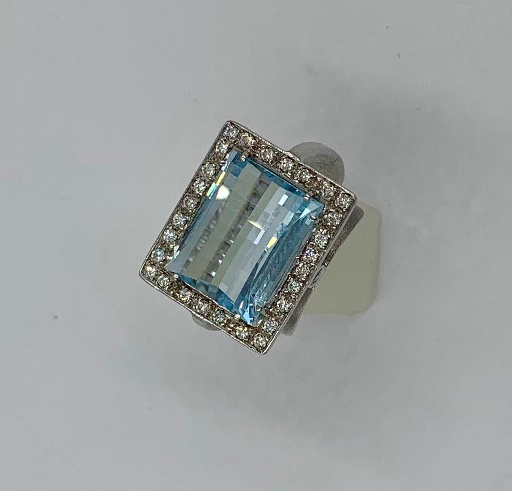 9 carat aquamarine ring