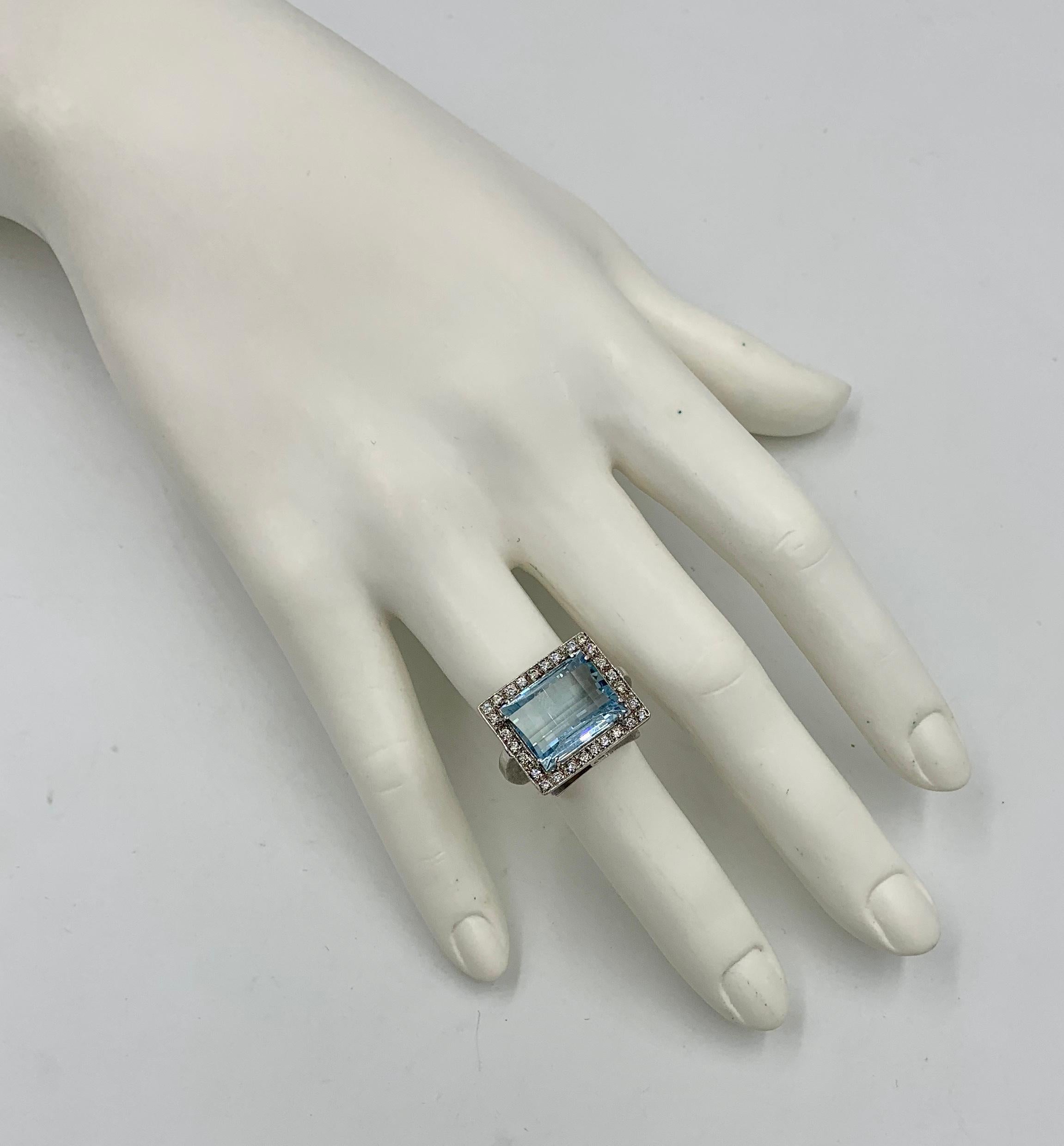 9 Carat Aquamarine 30 Diamond Ring 18 Karat Gold Fancy Beveled Checkerboard Cut In Good Condition For Sale In New York, NY