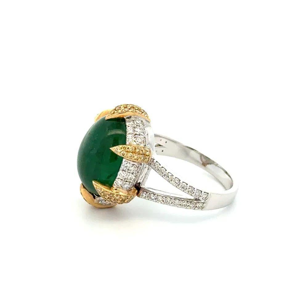 9 Carat Cabochon Emerald and Diamond 2-Tone Gold Vintage Statement Ring For Sale 1
