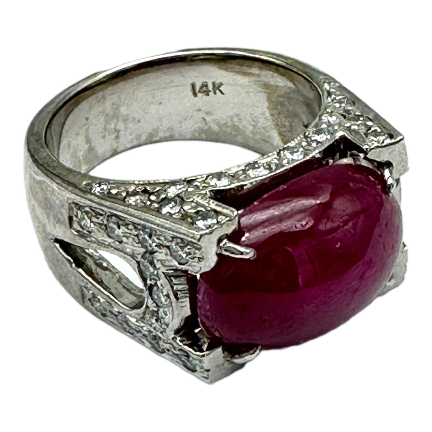 Contemporary  9 Carat Cabochon Ruby & Diamond Solitaire Ring 10.50 CTW For Sale