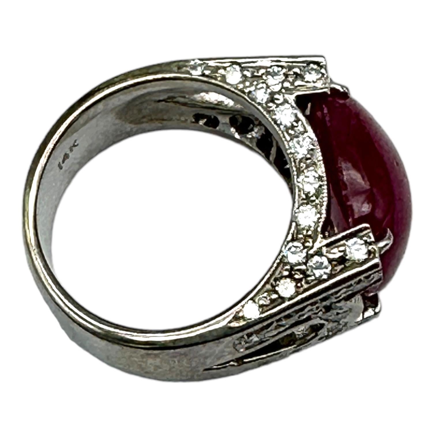  9 Carat Cabochon Ruby & Diamond Solitaire Ring 10.50 CTW In Good Condition For Sale In Laguna Hills, CA
