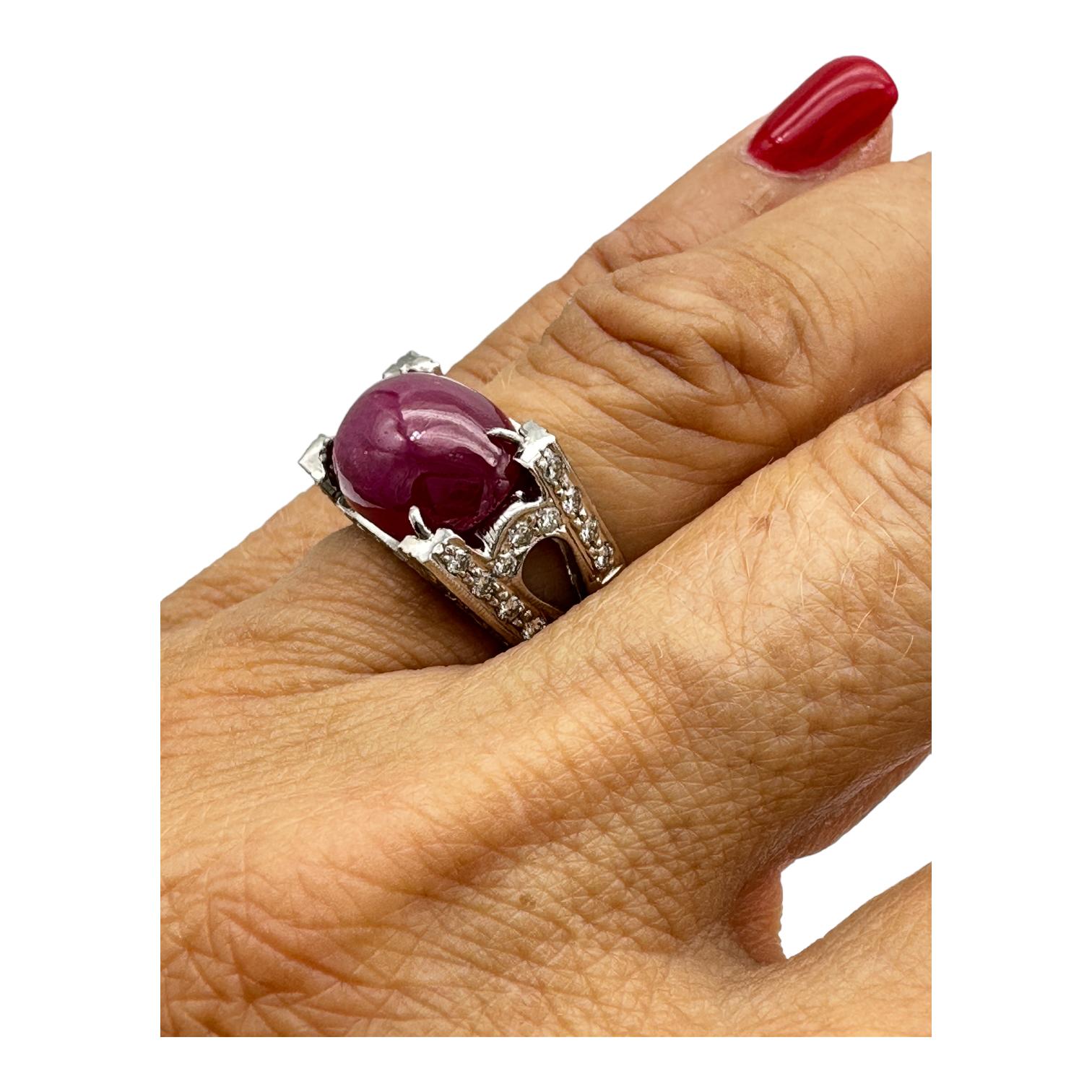 9 Carat Cabochon Ruby & Diamond Solitaire Ring 10.50 CTW For Sale 2