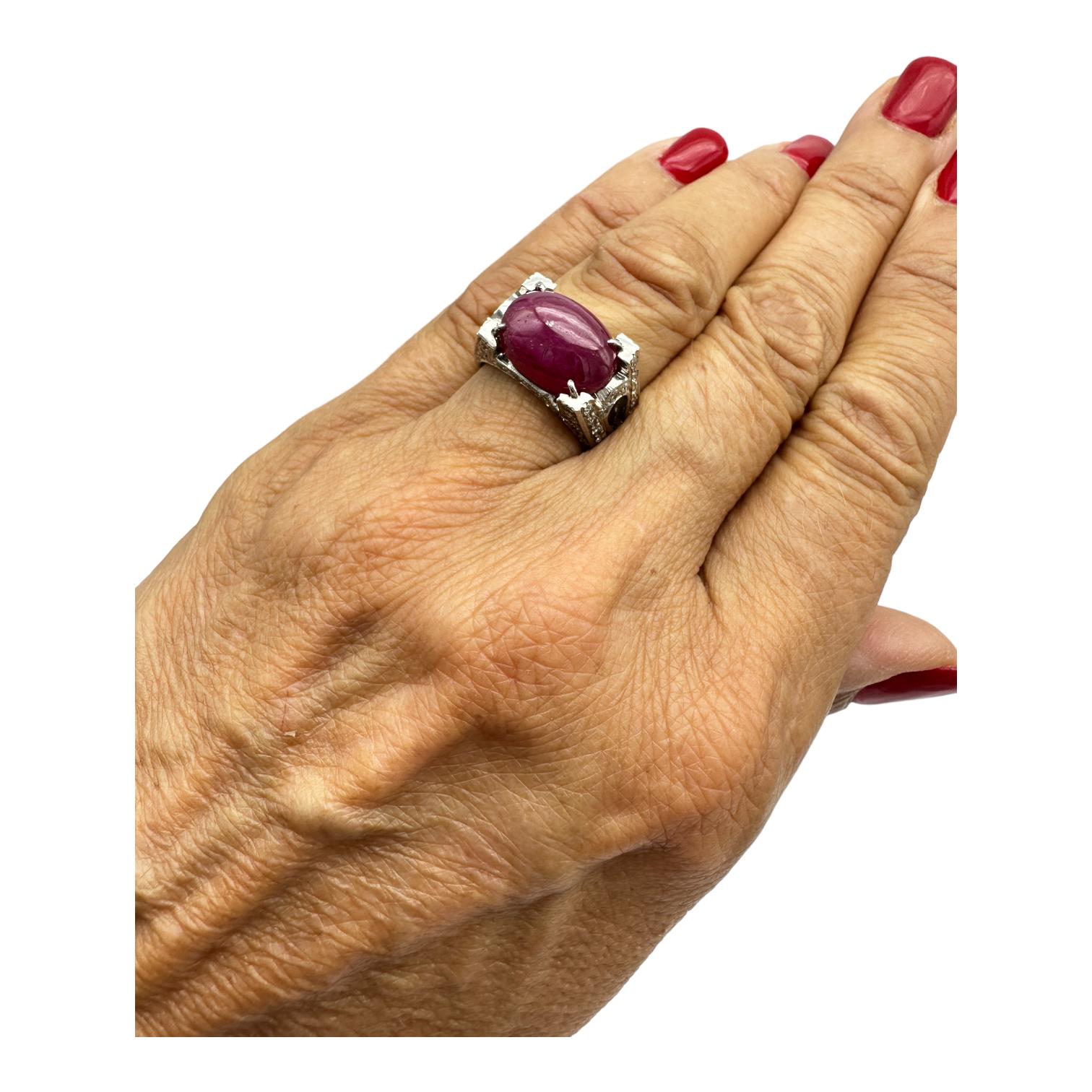  9 Carat Cabochon Ruby & Diamond Solitaire Ring 10.50 CTW For Sale 3