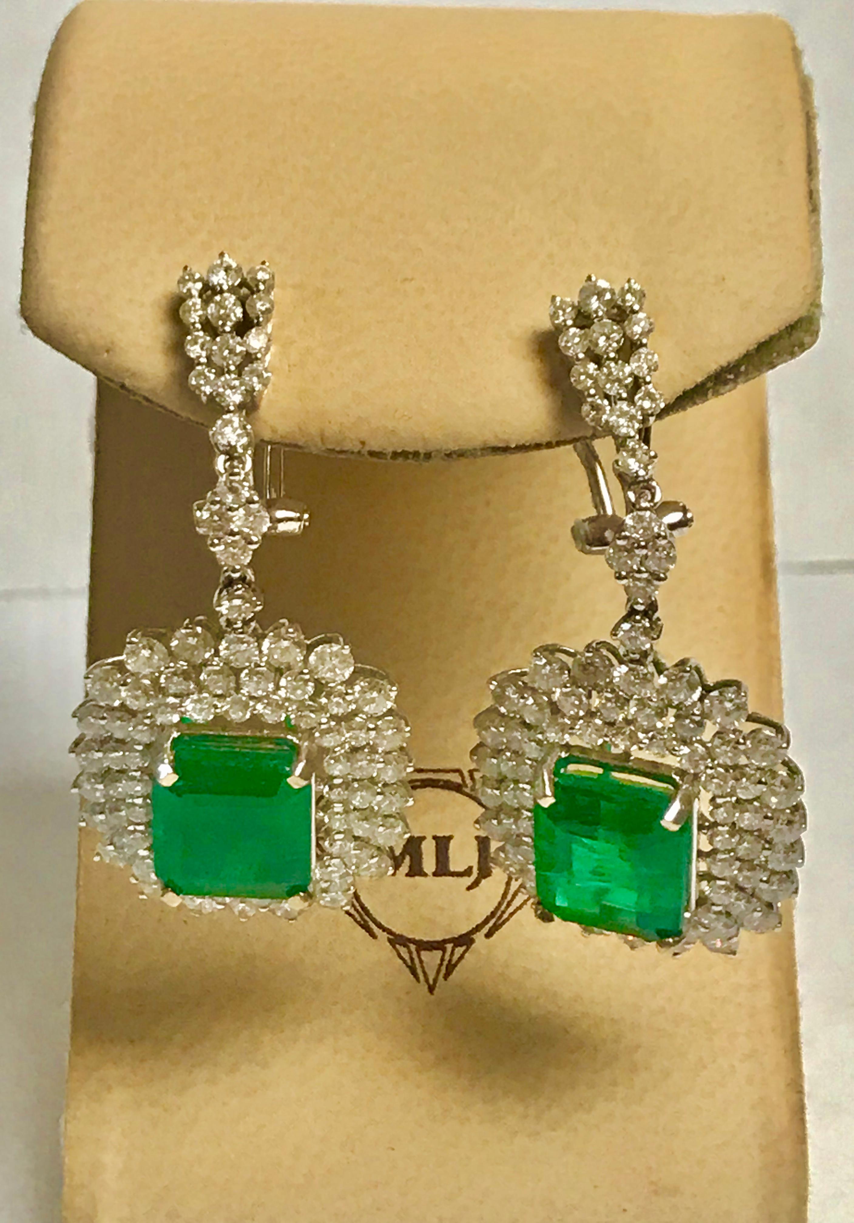 9 Carat Colombian Emerald Cut Emerald Diamond Hanging/Drop Earrings 18Karat Gold 4