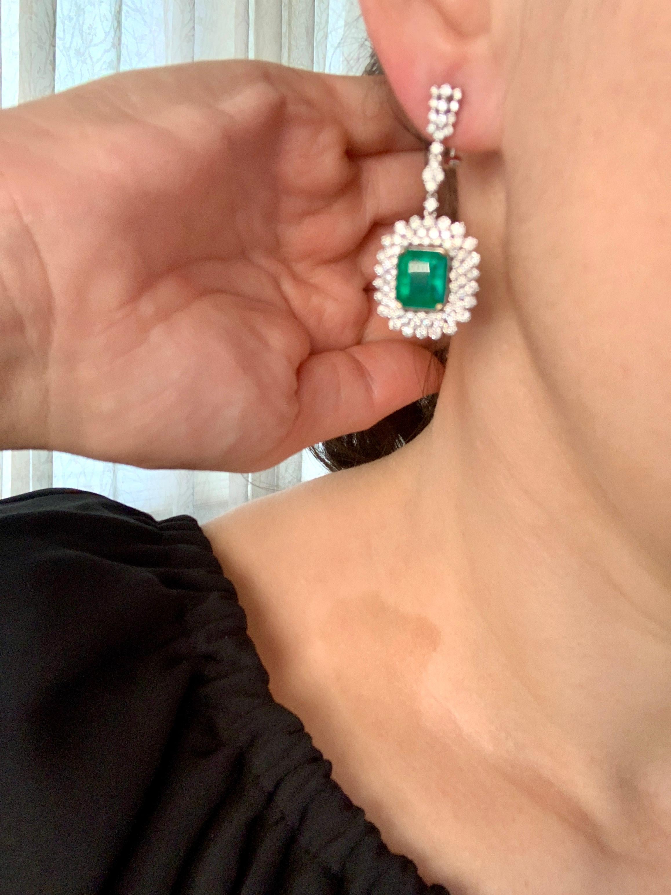 9 Carat Colombian Emerald Cut Emerald Diamond Hanging/Drop Earrings 18Karat Gold 6