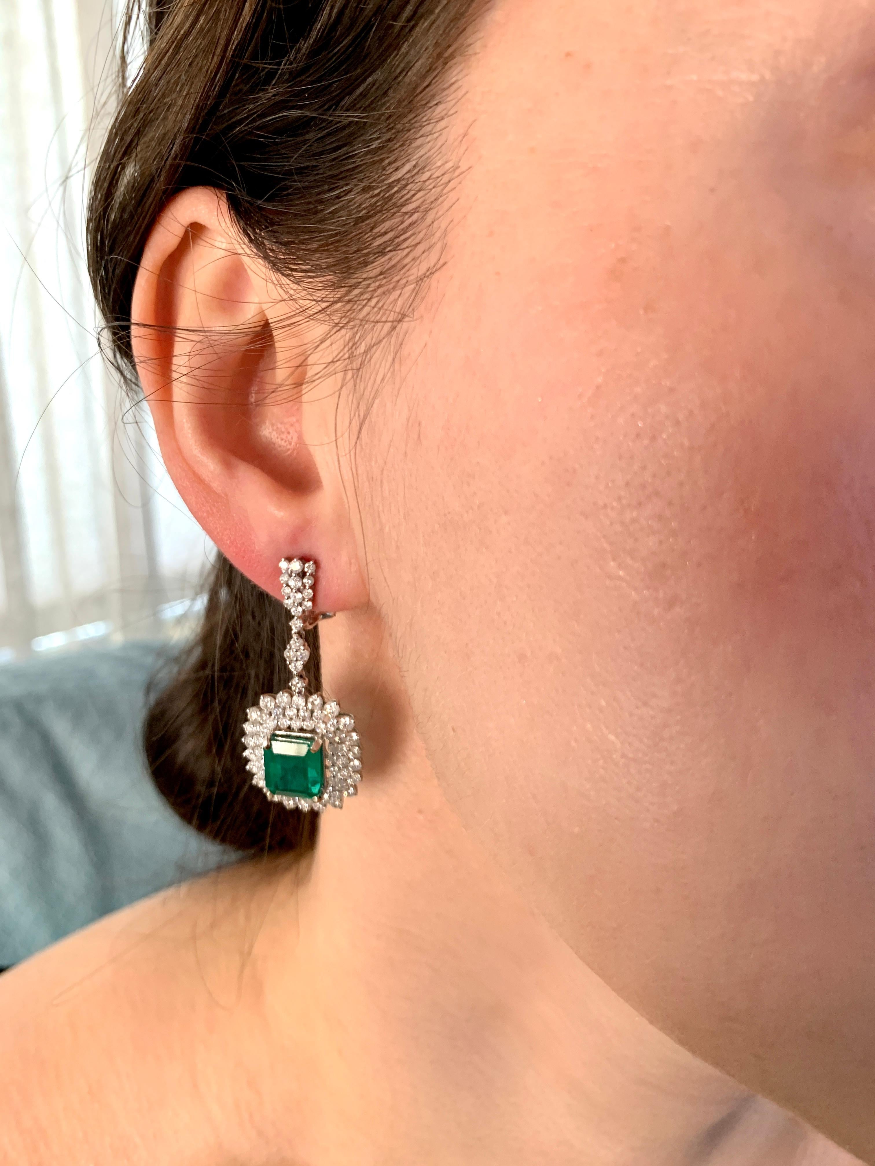 9 Carat Colombian Emerald Cut Emerald Diamond Hanging/Drop Earrings 18Karat Gold 9