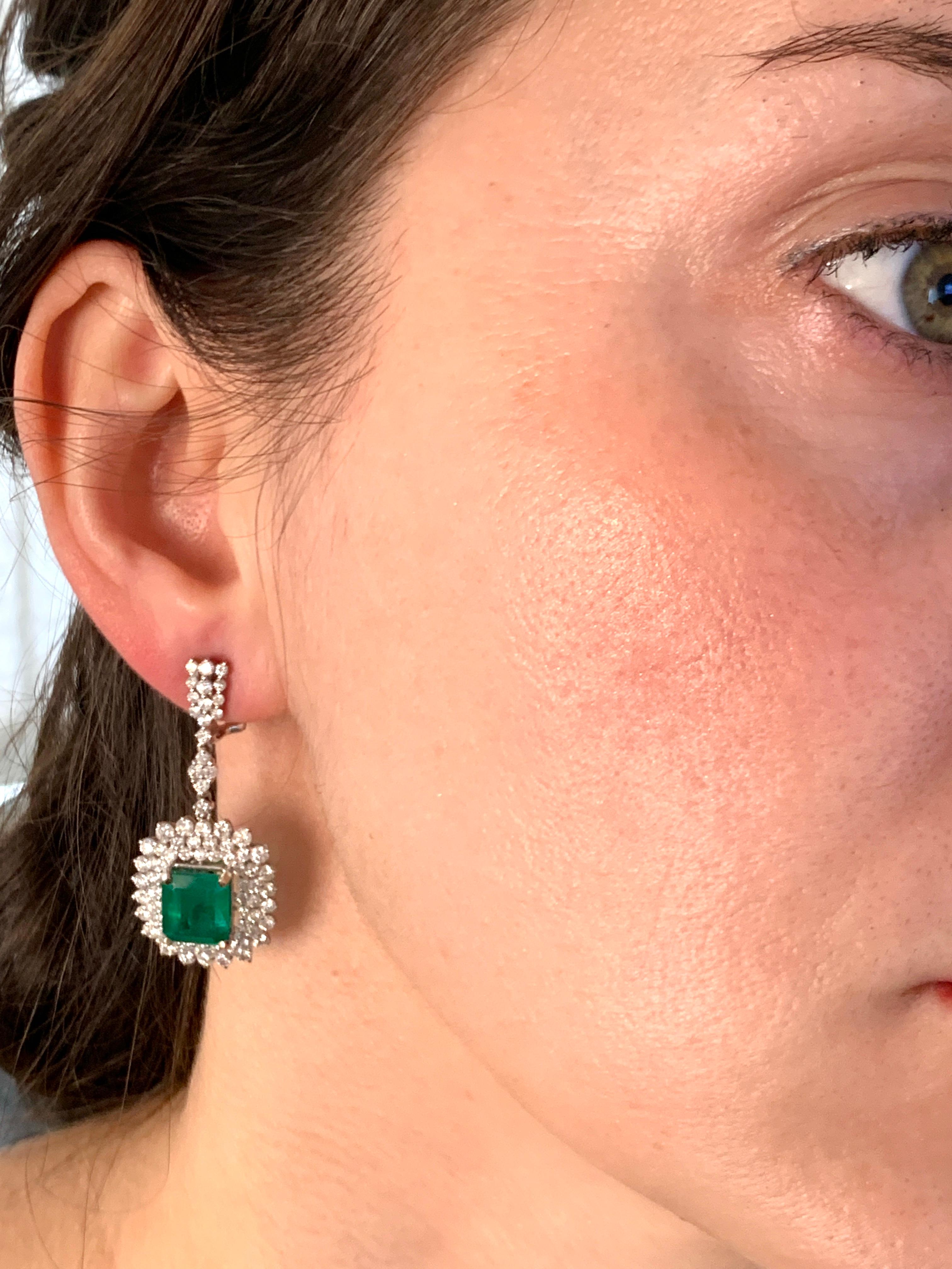 9 Carat Colombian Emerald Cut Emerald Diamond Hanging/Drop Earrings 18Karat Gold 10