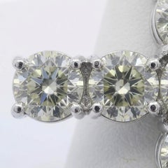 Ciondolo a forma di croce con diamante da 9 carati in oro bianco 14k