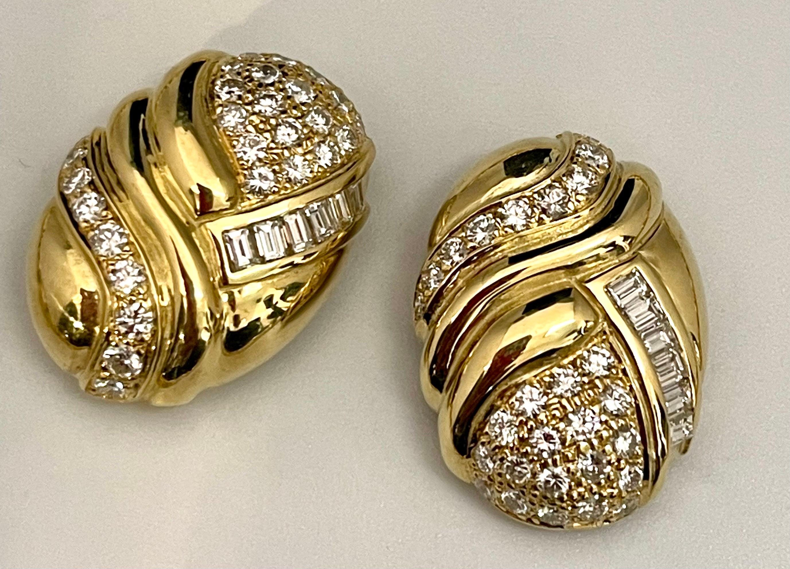 9 Carat Diamond Necklace & Earrings Bridal Suite 159 Gm 18 Karat Yellow Gold For Sale 1