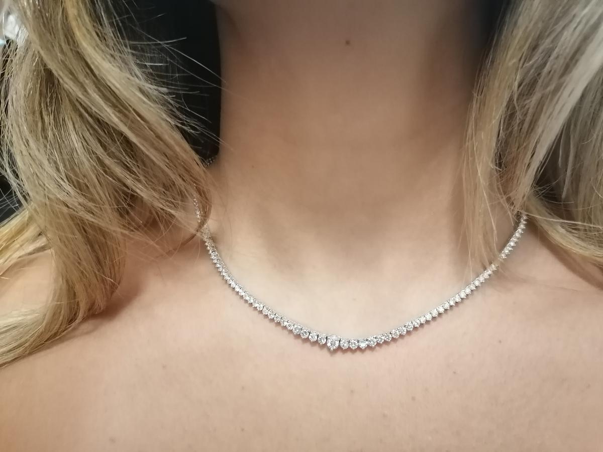 9 Karat Diamant-Tennis Riviere-Halskette aus 18 Karat Weißgold (Rundschliff) im Angebot