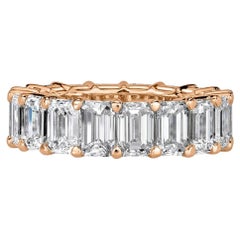 9 Carat Emerald Band 18K White Gold Signature Sophistication