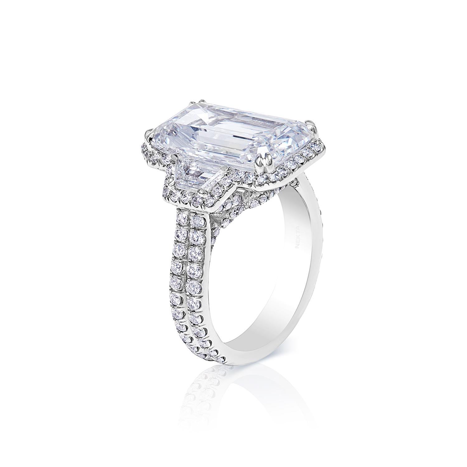 Taille émeraude Bague de fiançailles avec diamant taille émeraude de 9 carats certifié GIA, E VVS1 en vente