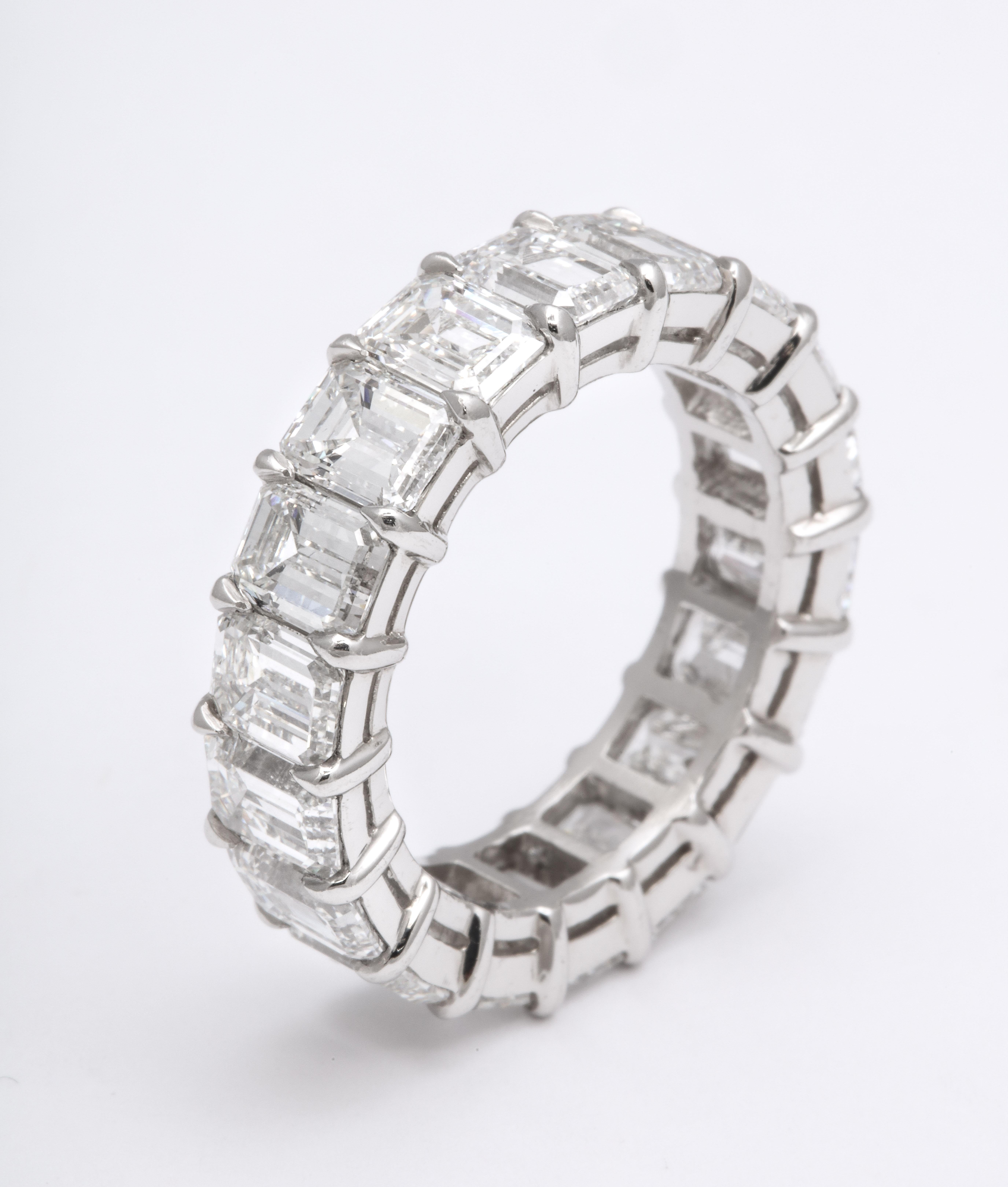 Taille émeraude Bracelet éternel en diamant taillé en émeraude 9 carats en vente