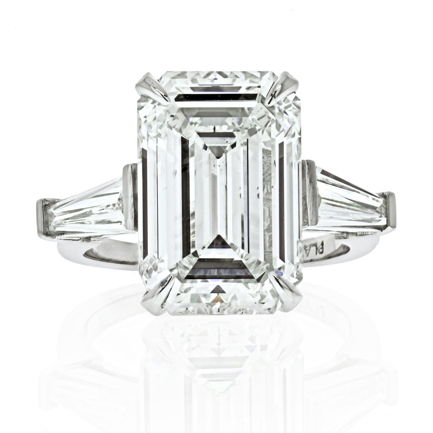 When you are after a 9-carat emerald cut engagement ring there is one thing we know about you: you have it all! A beach house, a yacht, and maybe a few horses. And even if you don't we know you are seriously considering it. 

So why this ring is so