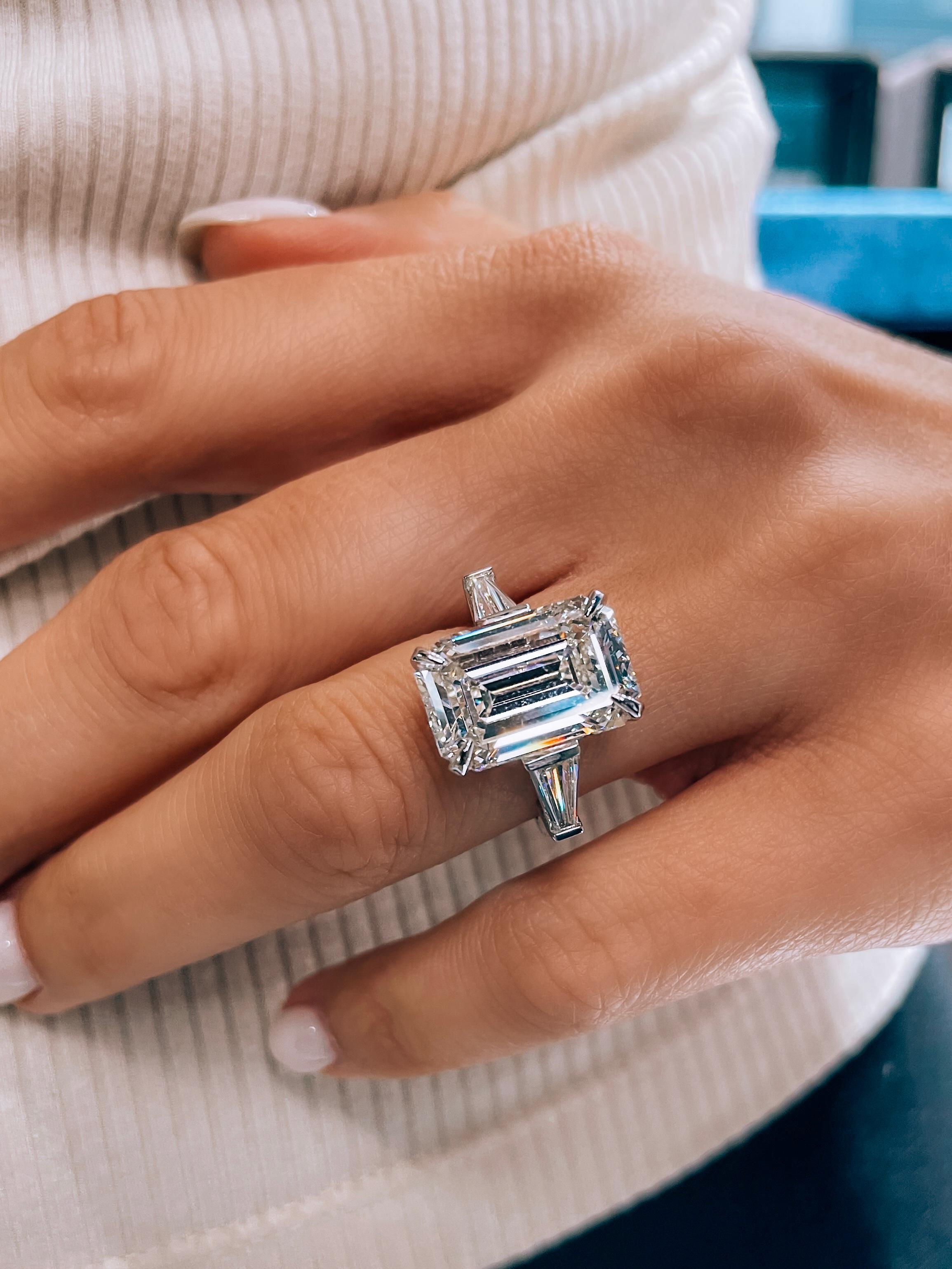 9 Carat Emerald Cut Diamond I-VS2 GIA Engagement Ring In New Condition In New York, NY