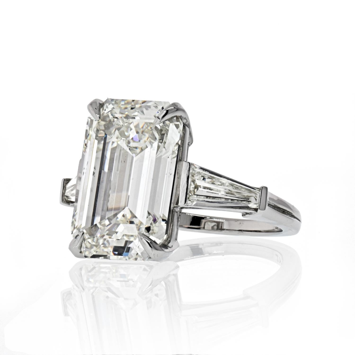 9 carat emerald cut diamond ring