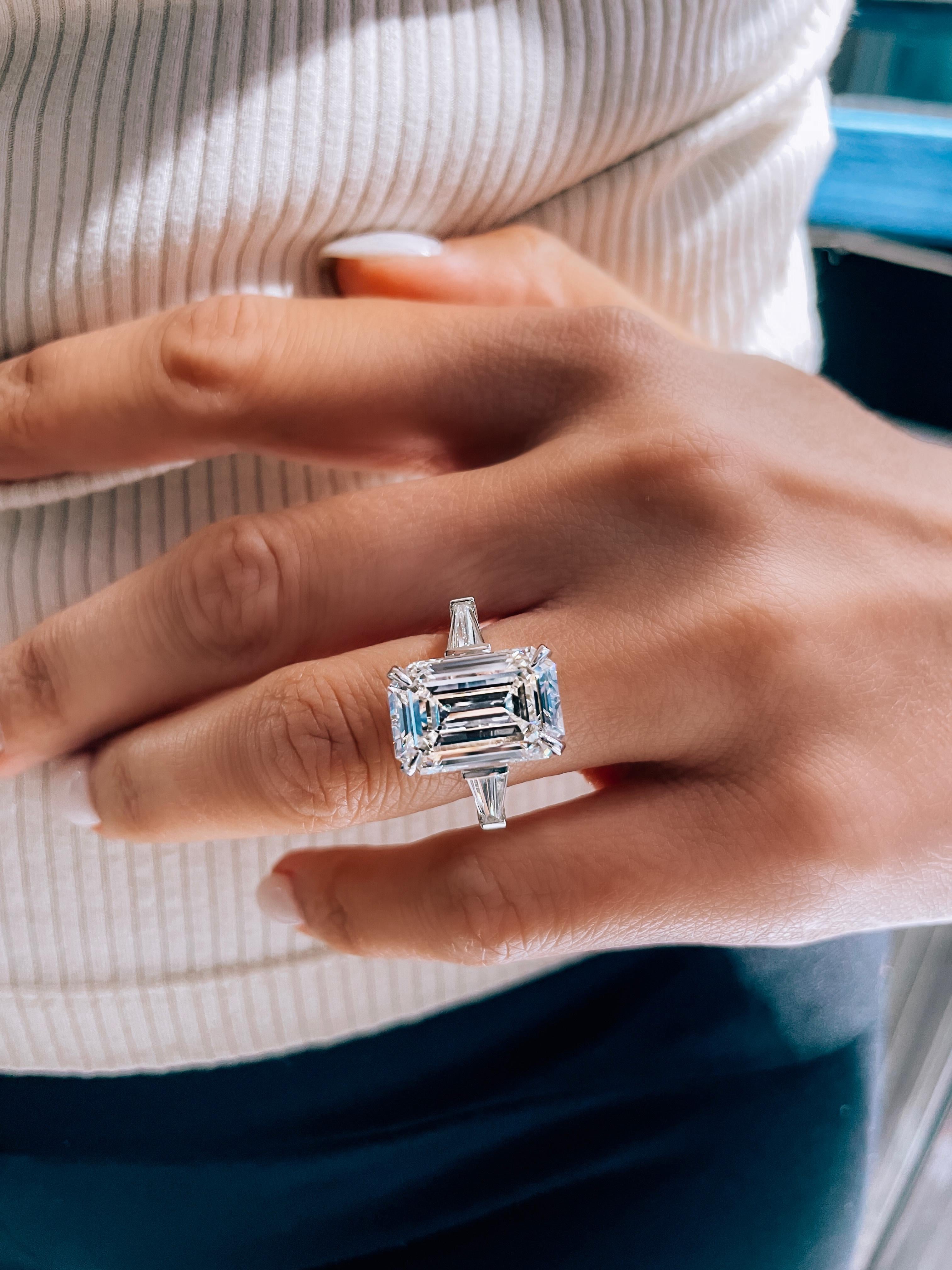 Women's 9 Carat Emerald Cut Diamond I-VS2 GIA Engagement Ring