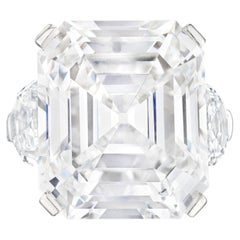 9 Carat Emerald-cut Statement / F color VVS 14K White Gold