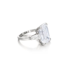 9 Carat Emerald-cut Statement / J color VS 14K White Gold