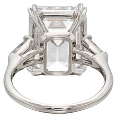9 Carat Emerald-cut Statement VVS 14K  Gold Purity in Perfection Diamond Ring