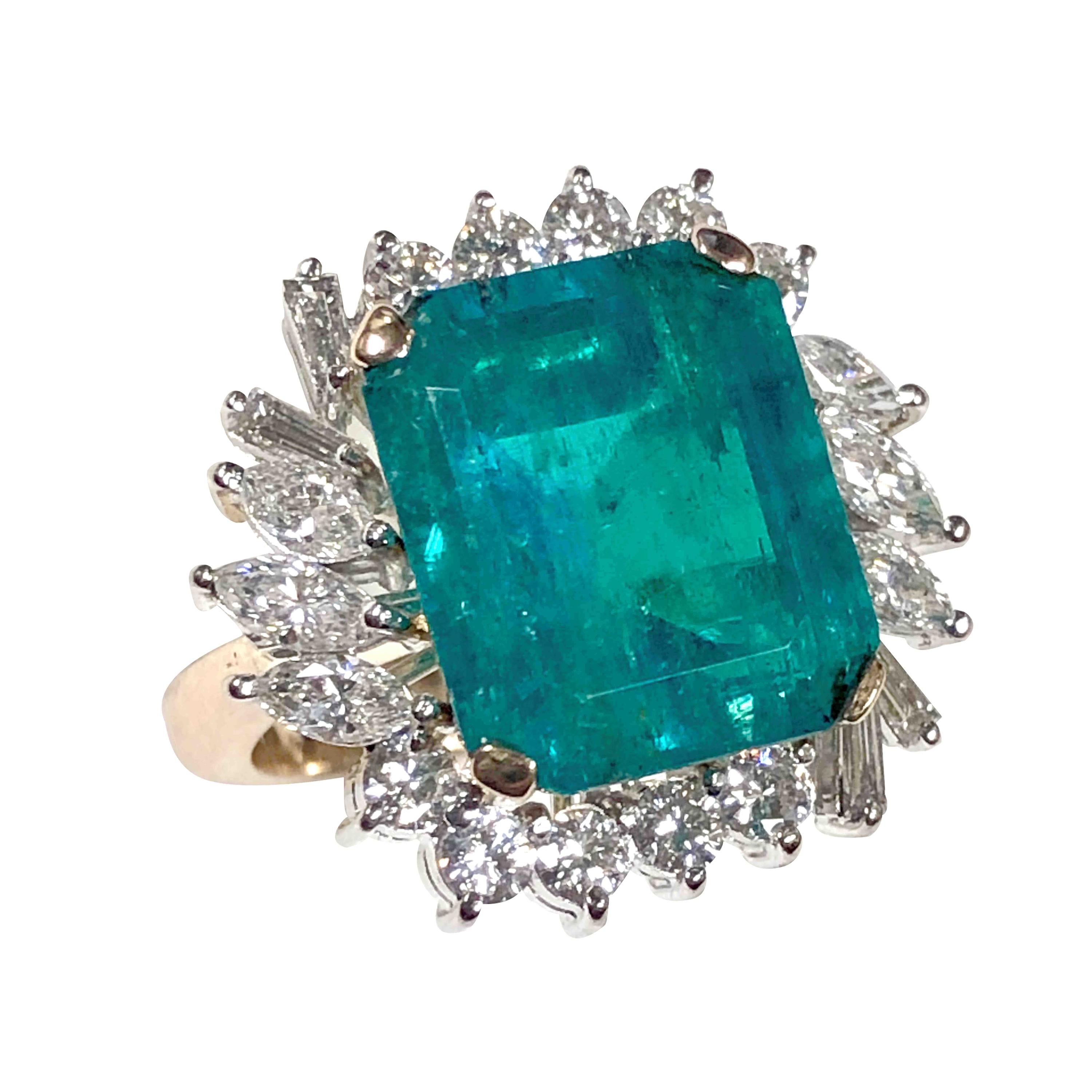 9 Carat Fine Columbian Emerald Diamond Platinum and Gold Ring