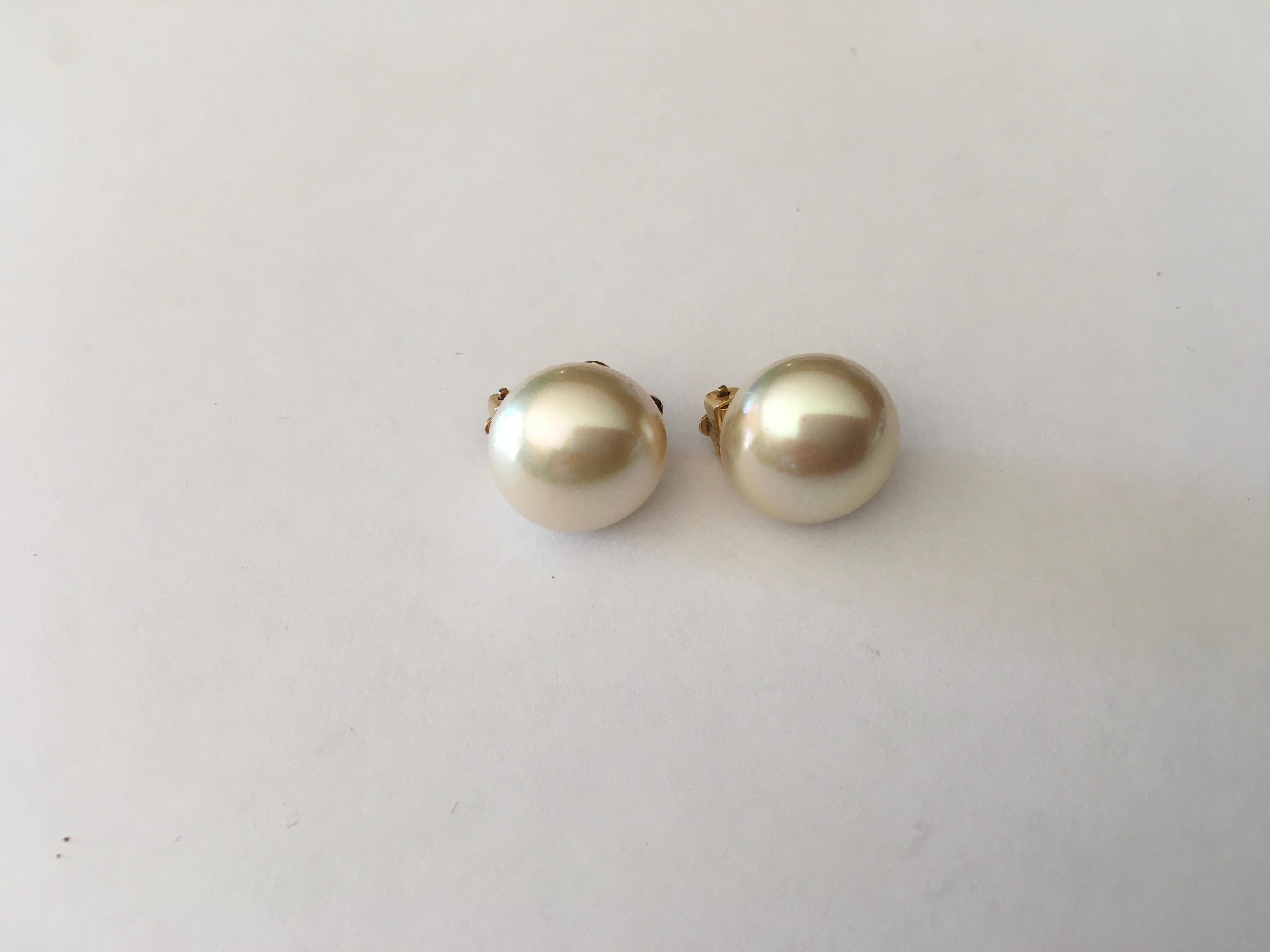 9 Carat Gold Simulated Pearl Clip on Earrings In Good Condition For Sale In Dordogne, FR