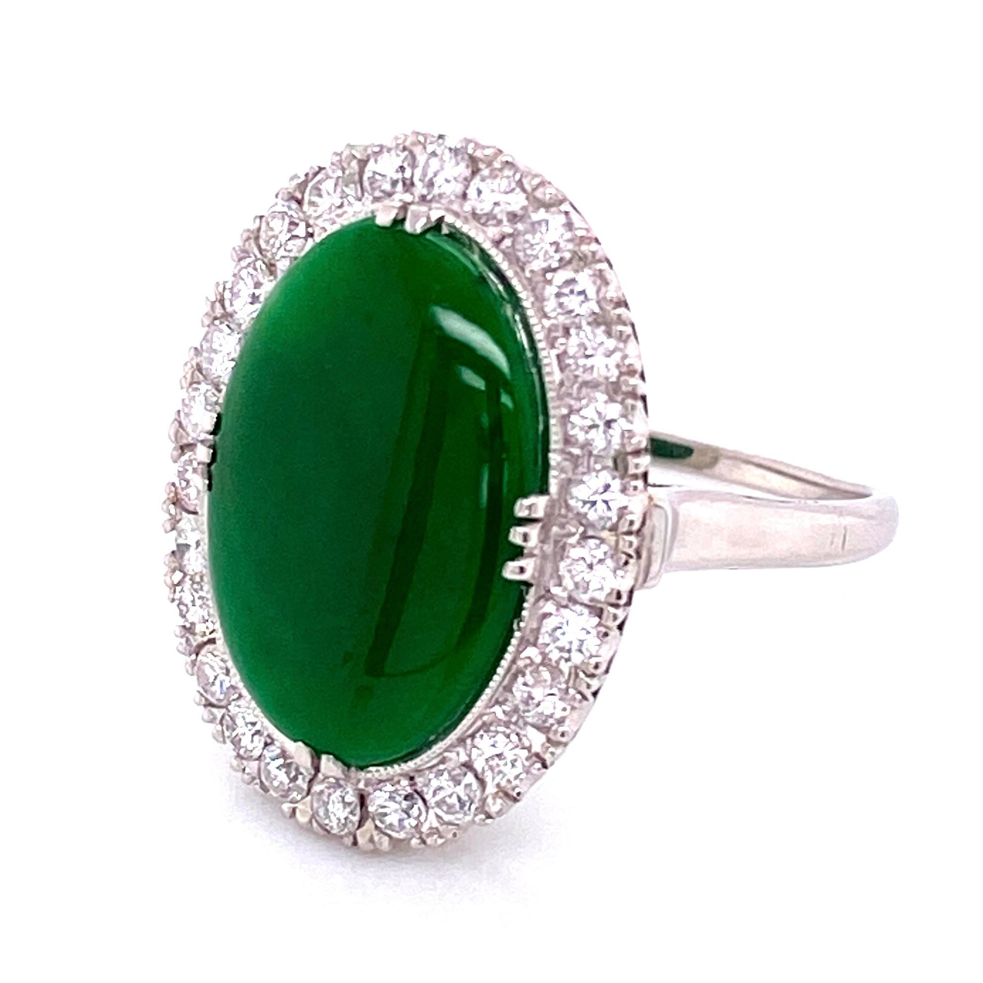 9 Carat Jade and Diamond Platinum Cocktail Ring Estate Fine Jewelry For Sale 1