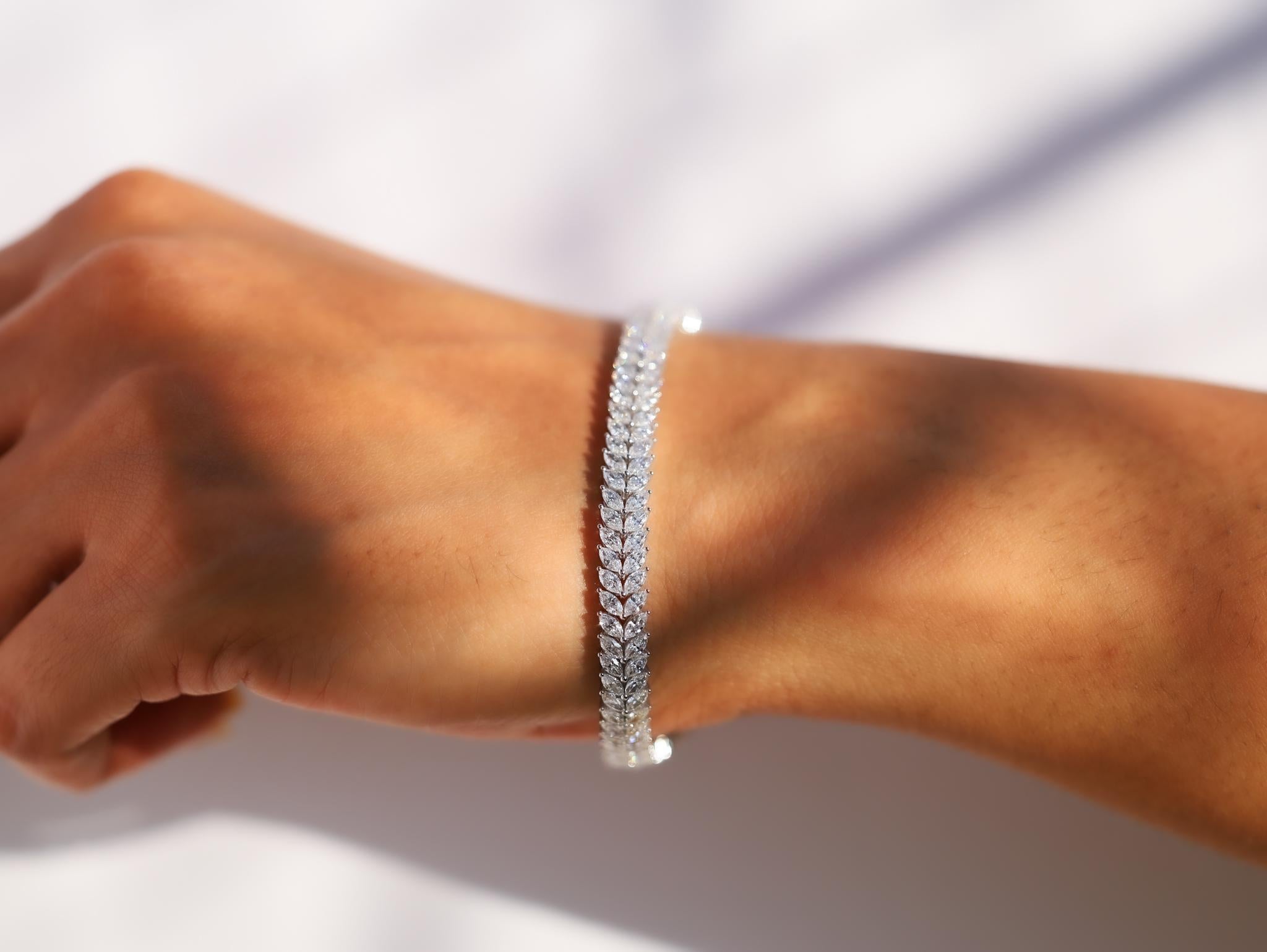 9ct Marquise-Cut Natural Diamond Tennis Bracelet in 18K White Gold –VS/F-G Color For Sale 6