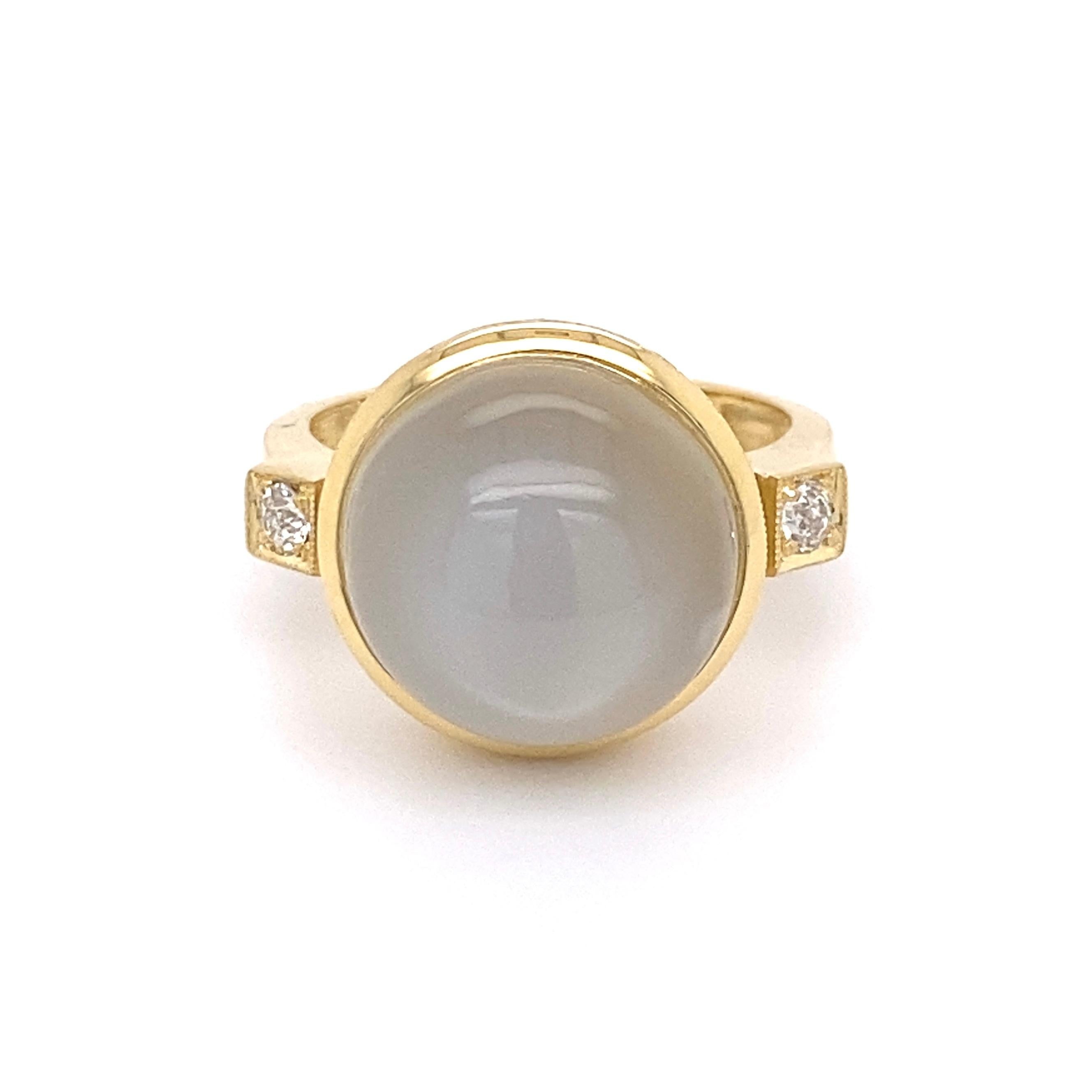 Round Cut 9 Carat Moonstone and Diamond Gold Ring For Sale