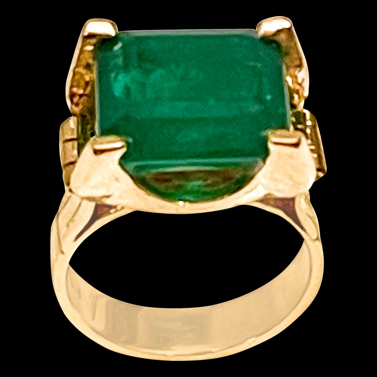 Ein Klassiker, Ring, Unisex 
11 X 14 Smaragd  geschliffener Smaragd  Ring 14 Karat Gelbgold Größe 6.8
Der Smaragdschliff ist der beliebteste und gefragteste Smaragd  Smaragdschliff 
Große Größe Smaragd Schliff Smaragd Intensive grüne Farbe mit viel