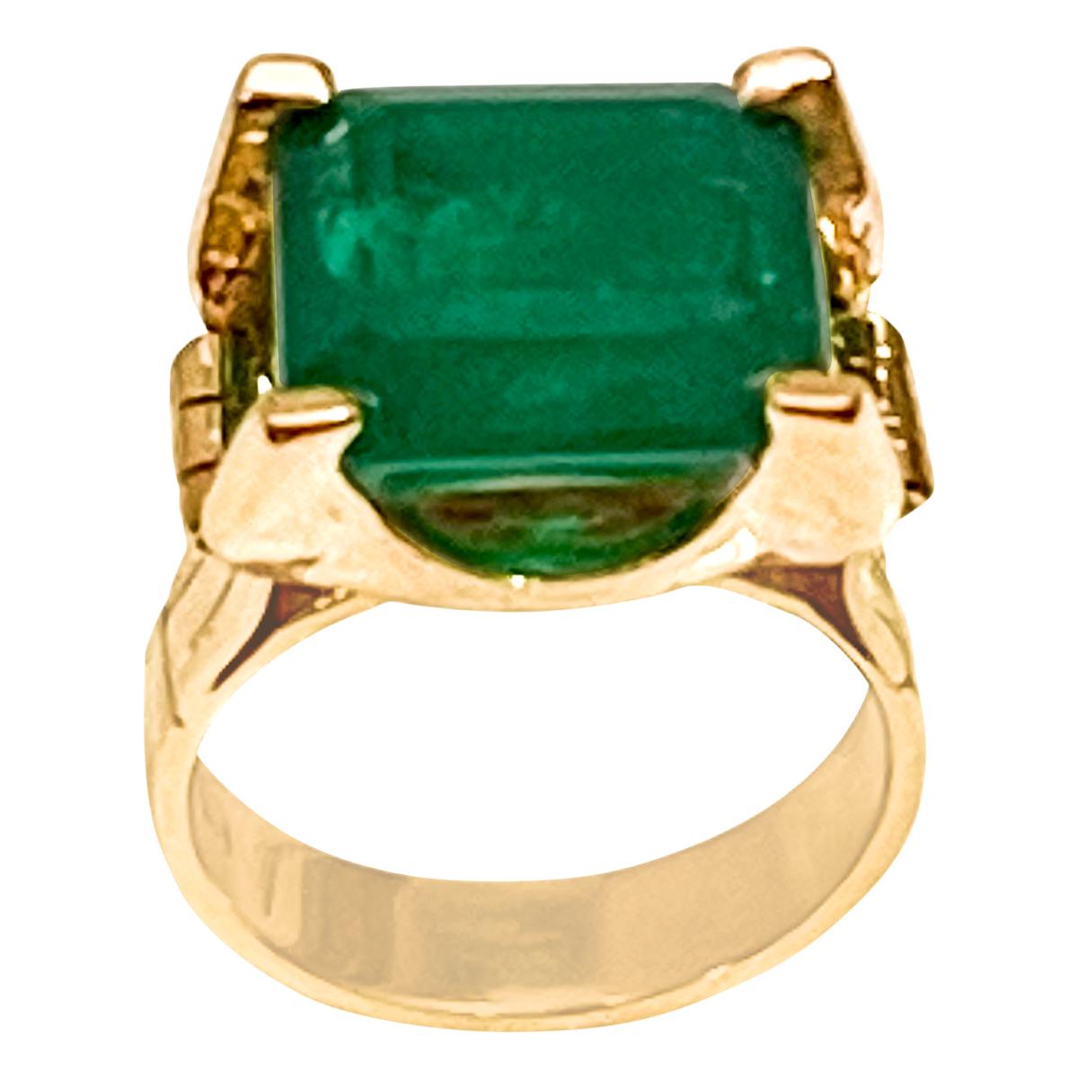 9 Karat natürlicher sambischer Smaragd im Smaragdschliff 14 Karat Gelbgold Unisex-Ring im Zustand „Hervorragend“ in New York, NY