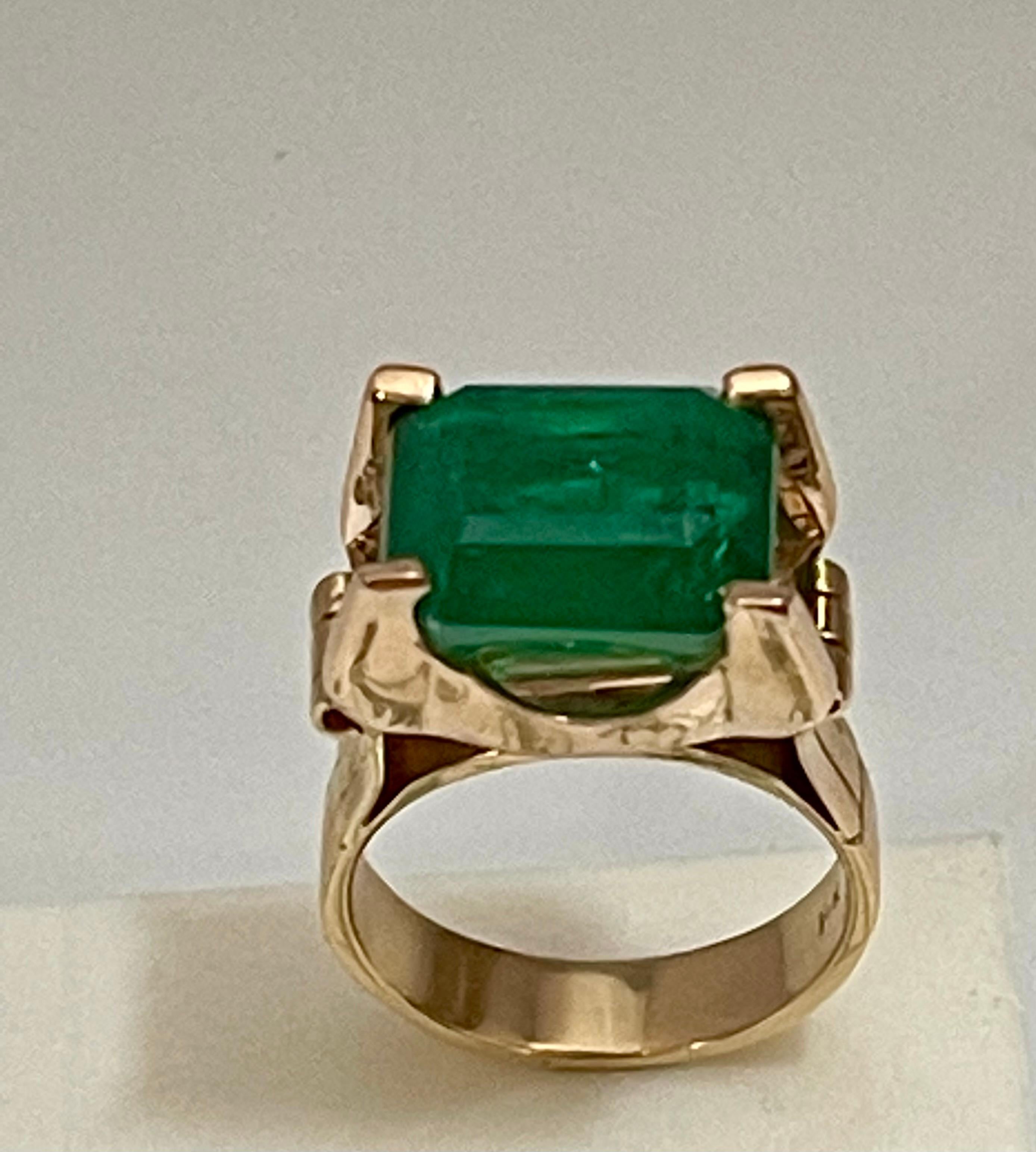 9 Karat natürlicher sambischer Smaragd im Smaragdschliff 14 Karat Gelbgold Unisex-Ring 5