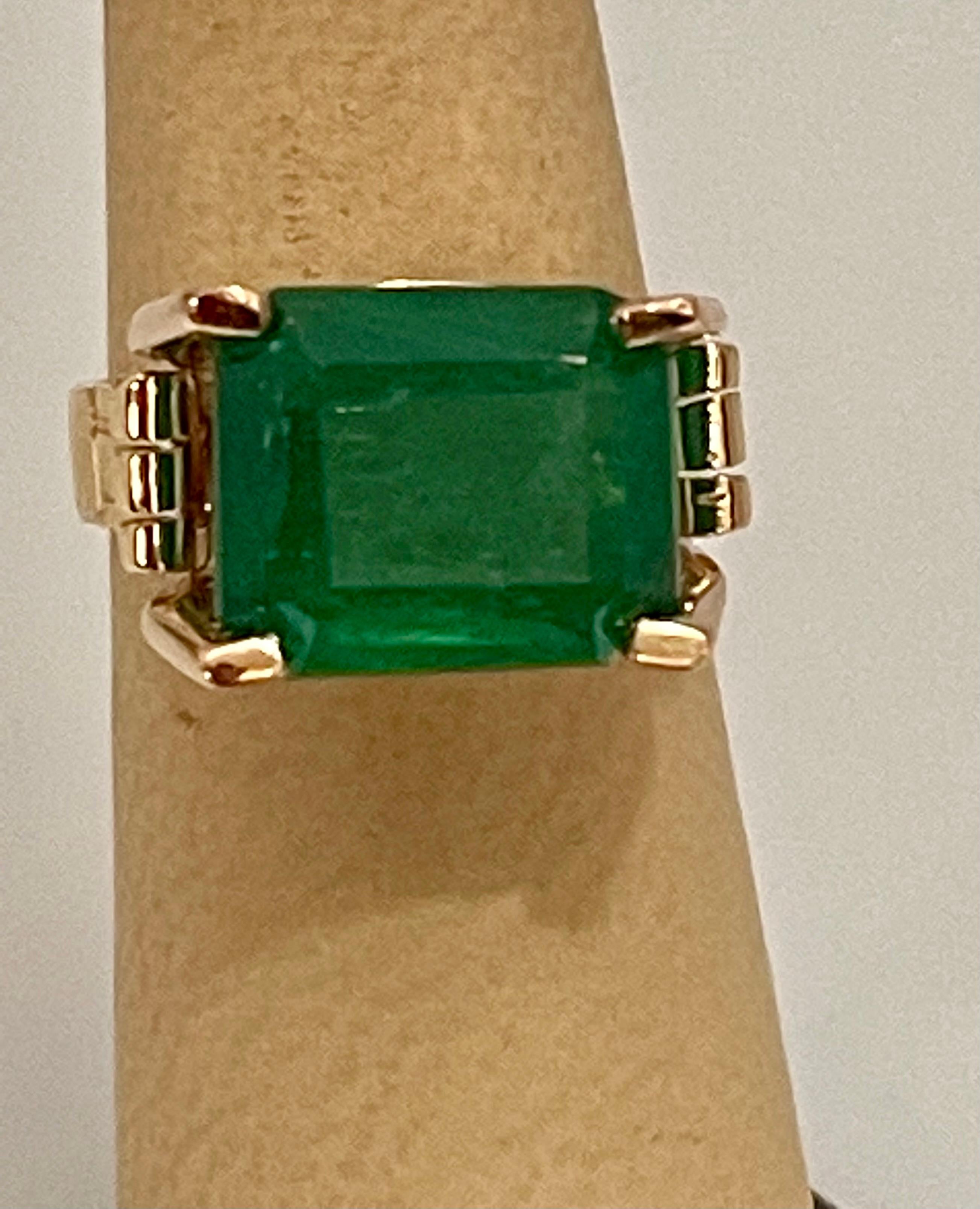 9 Karat natürlicher sambischer Smaragd im Smaragdschliff 14 Karat Gelbgold Unisex-Ring 6