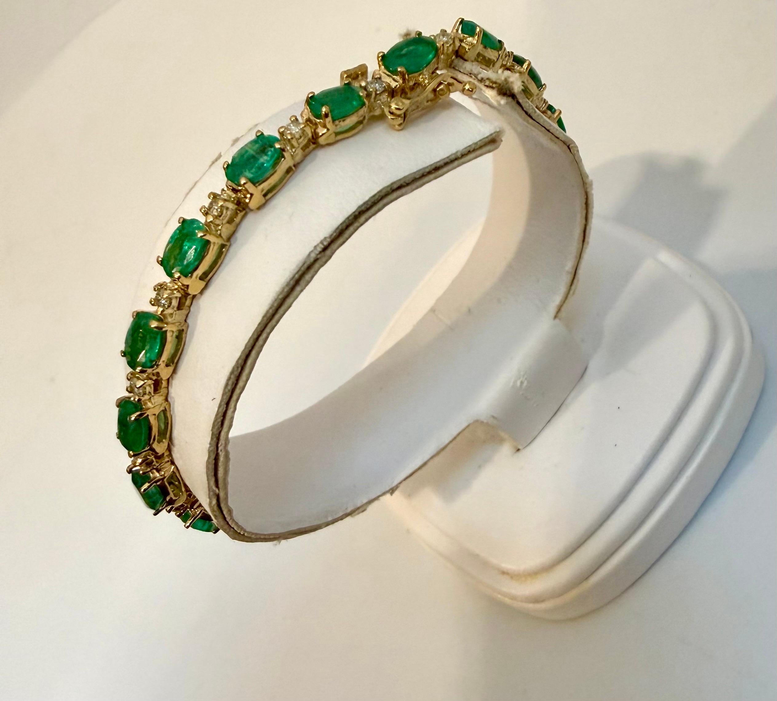 Bracciale tennis con smeraldo naturale e diamanti da 9 carati in oro giallo 14 carati in vendita 6