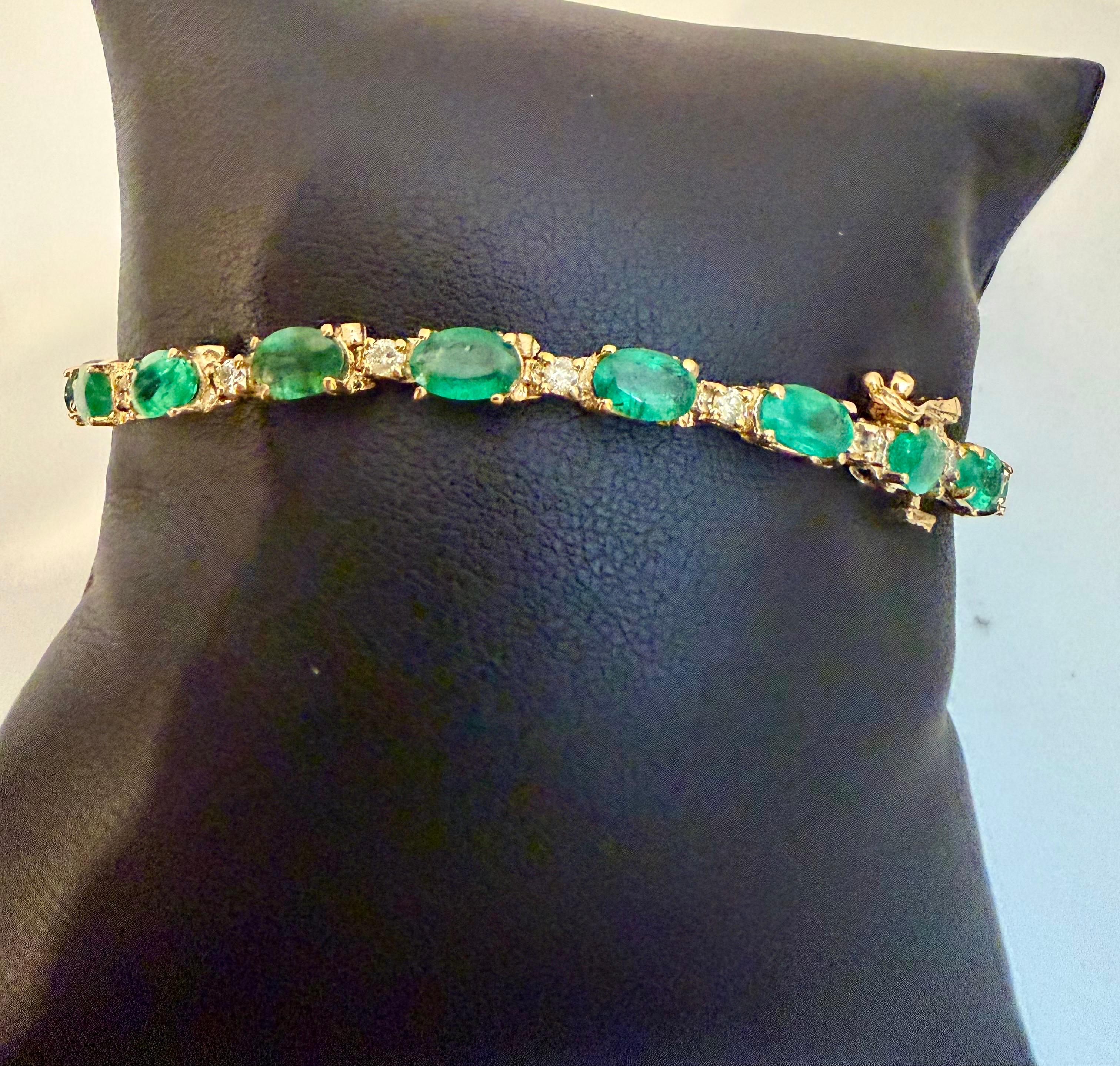 Bracciale tennis con smeraldo naturale e diamanti da 9 carati in oro giallo 14 carati in vendita 7