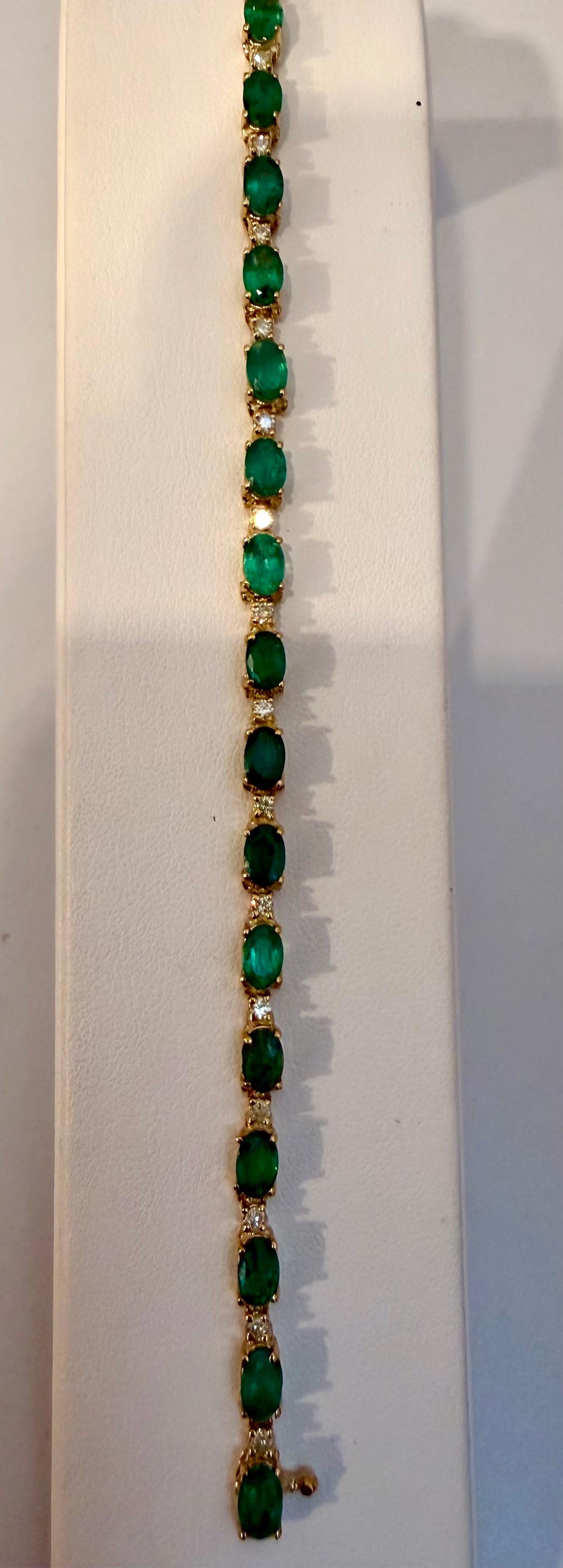 Bracciale tennis con smeraldo naturale e diamanti da 9 carati in oro giallo 14 carati in vendita 9