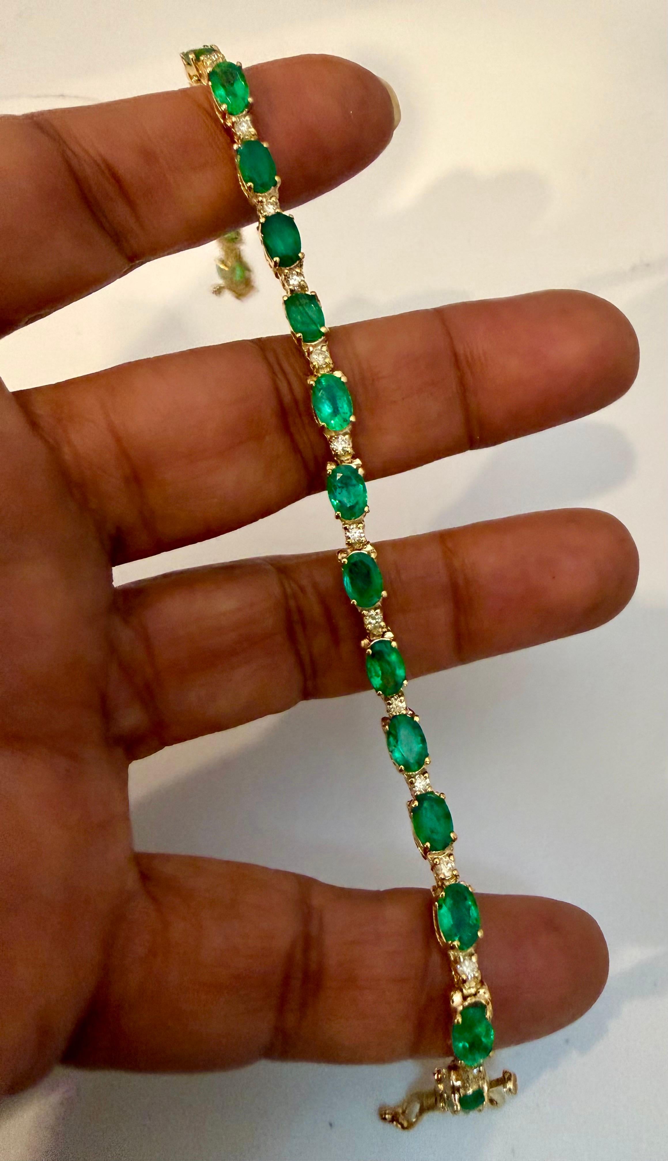 Bracciale tennis con smeraldo naturale e diamanti da 9 carati in oro giallo 14 carati in vendita 10